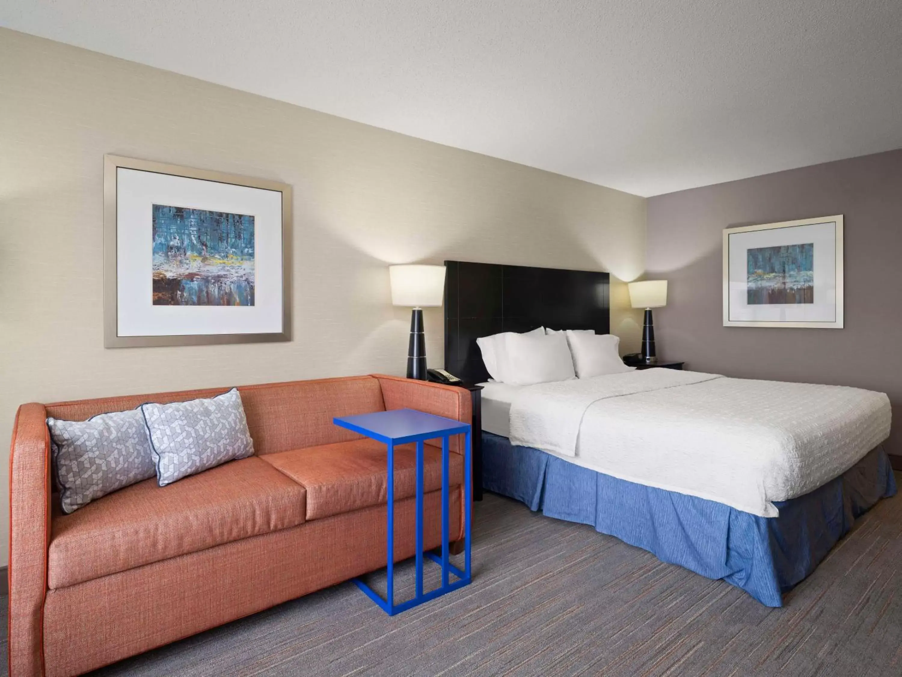 Living room, Bed in Hampton Inn & Suites Arundel Mills/Baltimore