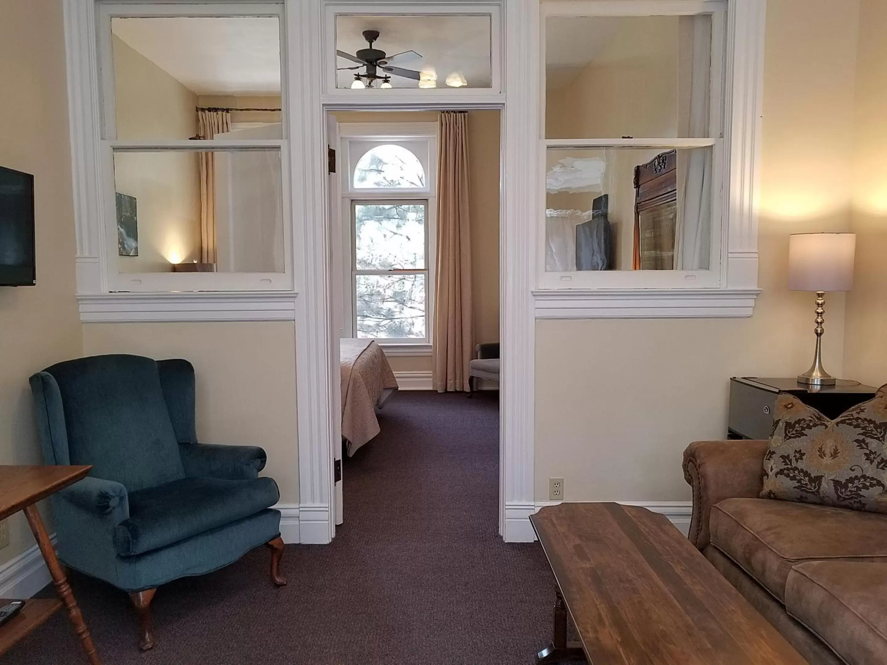 Bathroom, Seating Area in Hotel Ouray - for 12 years old and over