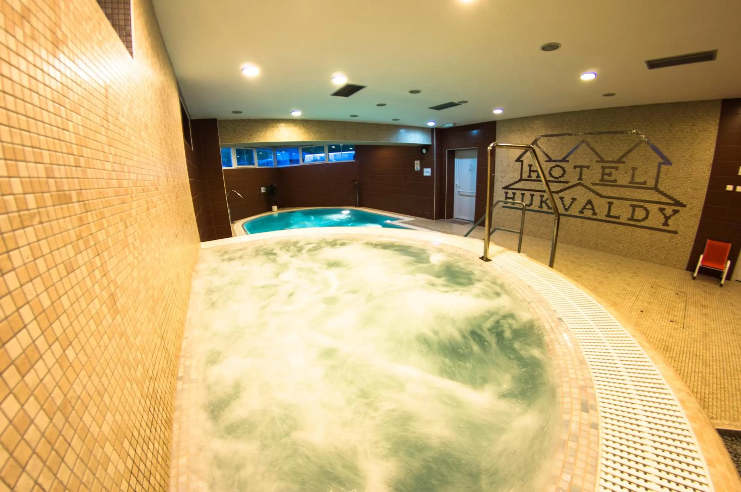 Hot Tub in Wellness Hotel Hukvaldy POLOPENZE A WELLNESS V CENĚ