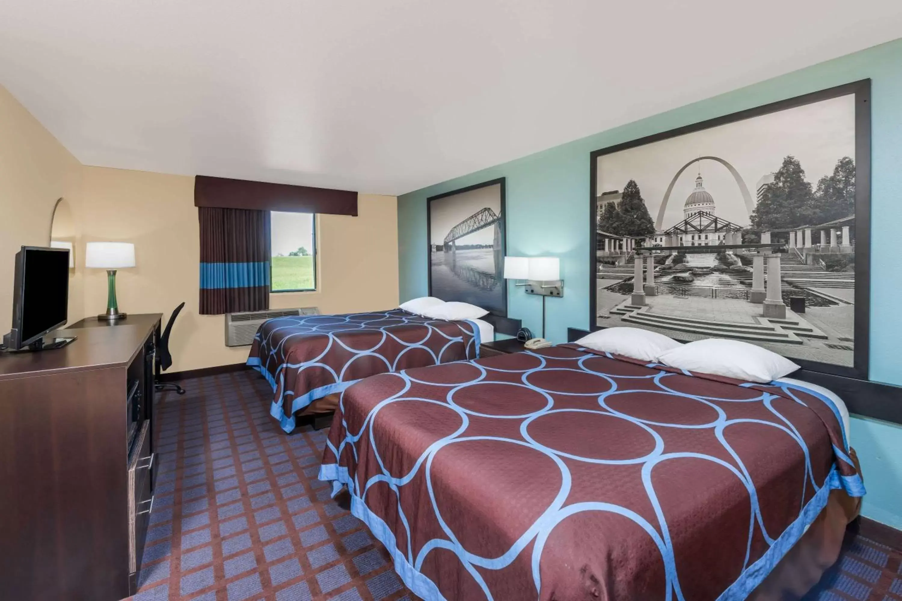 Bedroom, Bed in Super 8 by Wyndham Okawville