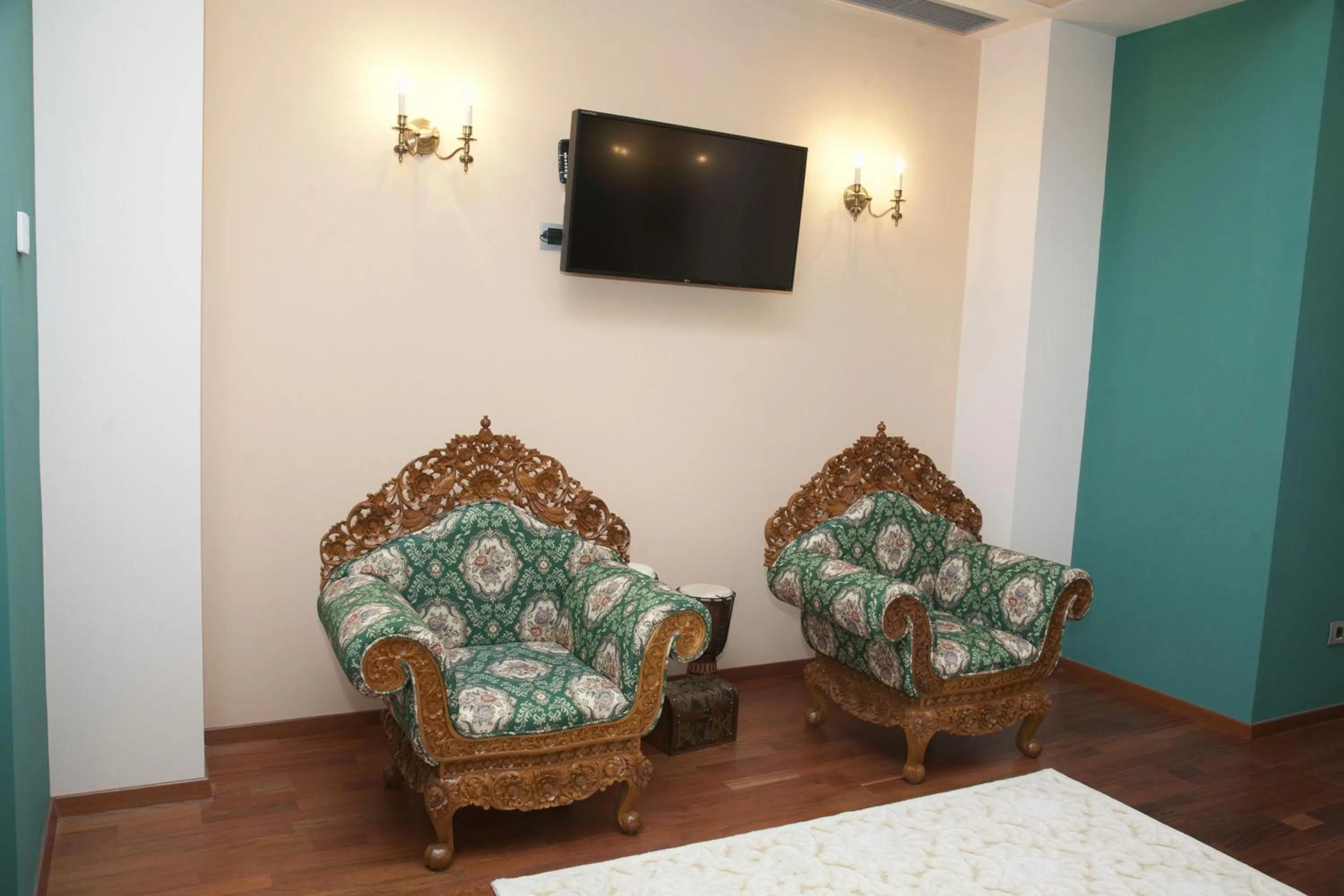 TV and multimedia in Mari Vila Hotel