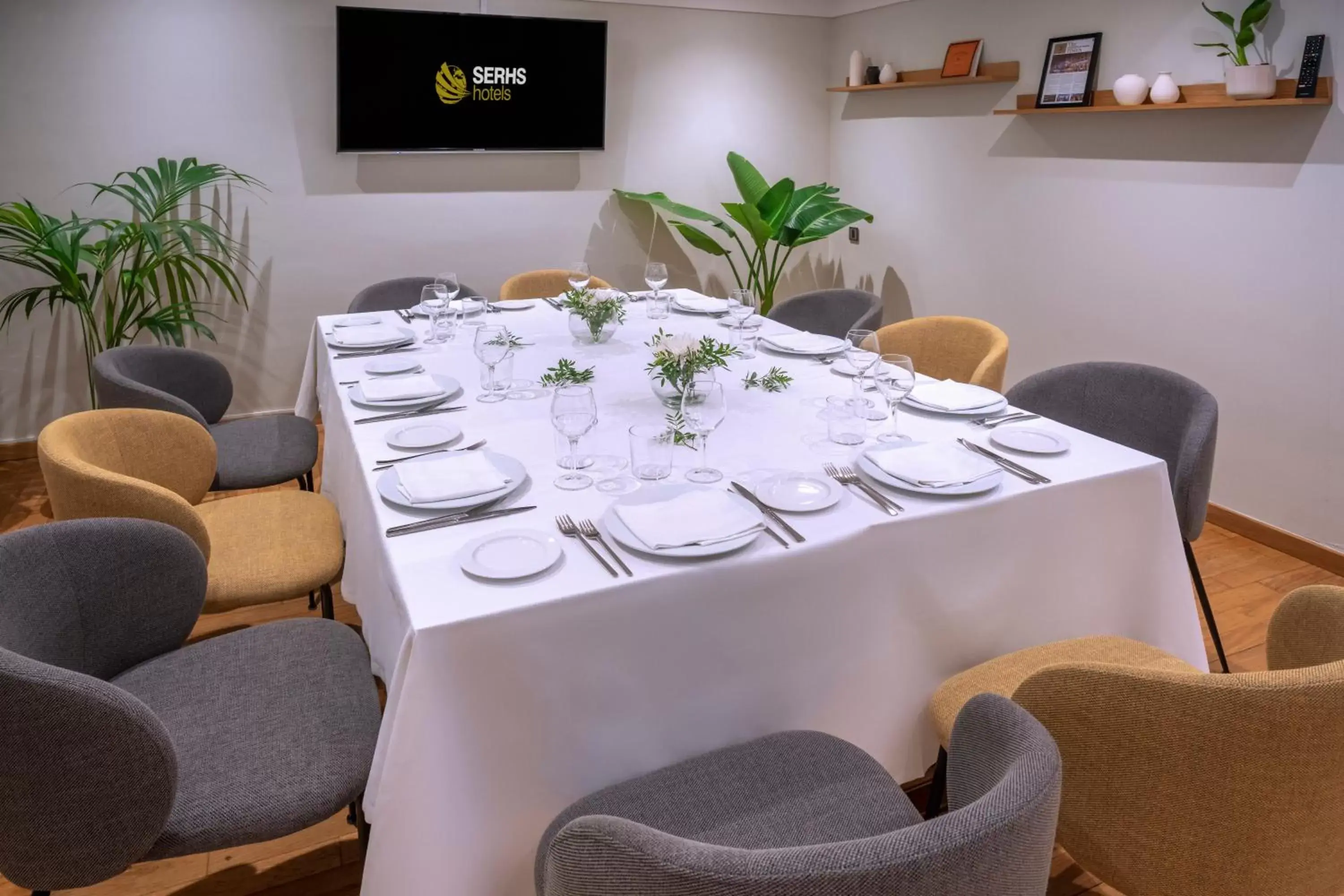 Meeting/conference room, Restaurant/Places to Eat in Hotel Serhs Rivoli Rambla