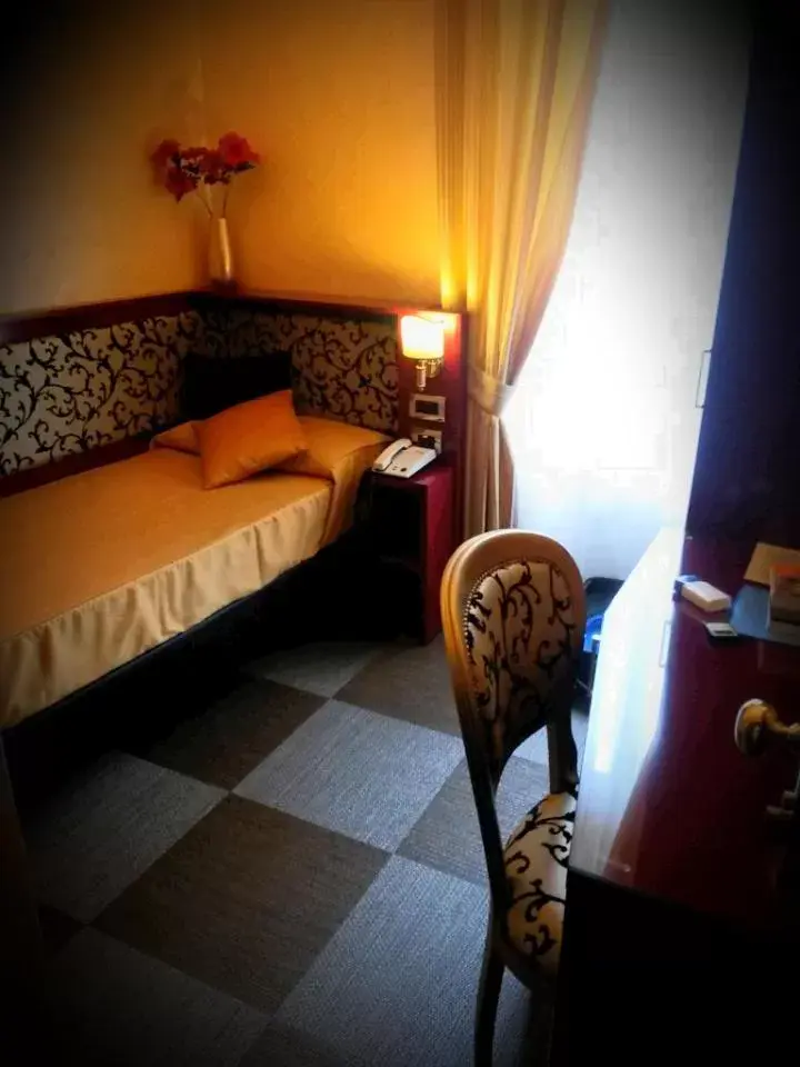 Single Room in Hotel Romano