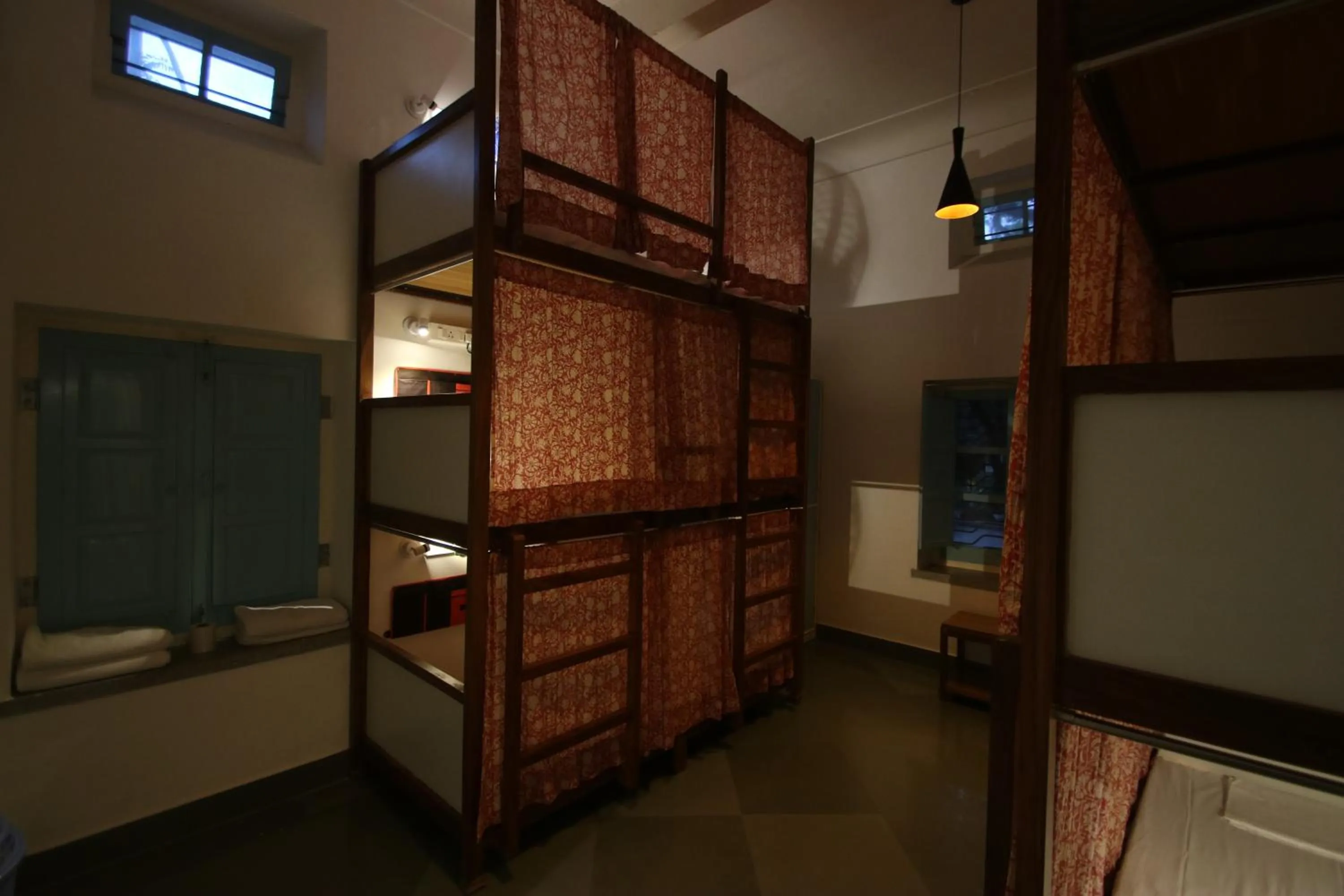 bunk bed, Bed in Jaipur Jantar Hostel