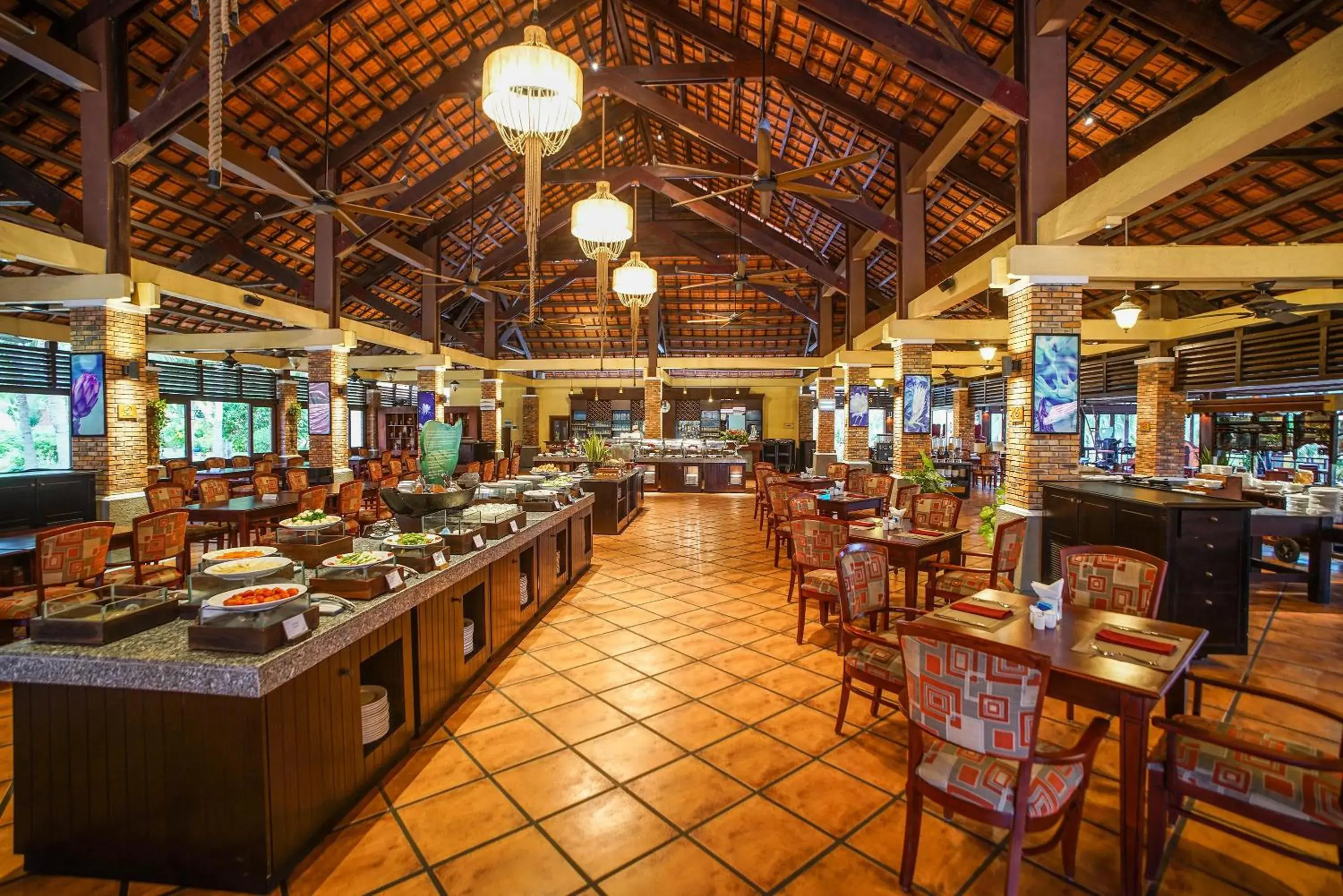 Restaurant/Places to Eat in Pandanus Resort