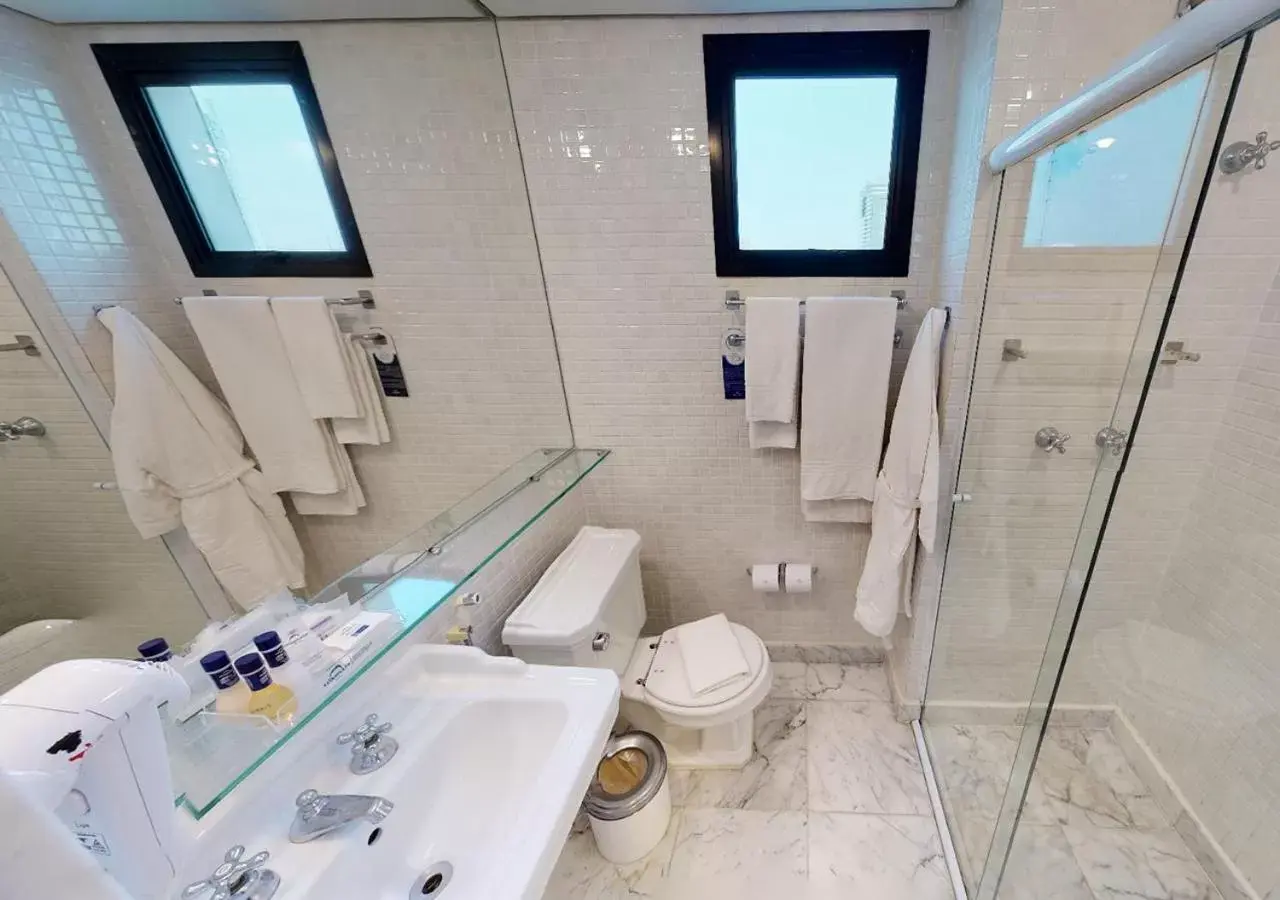 Bathroom in Estanplaza Berrini Bathroom in Estanplaza Berrini