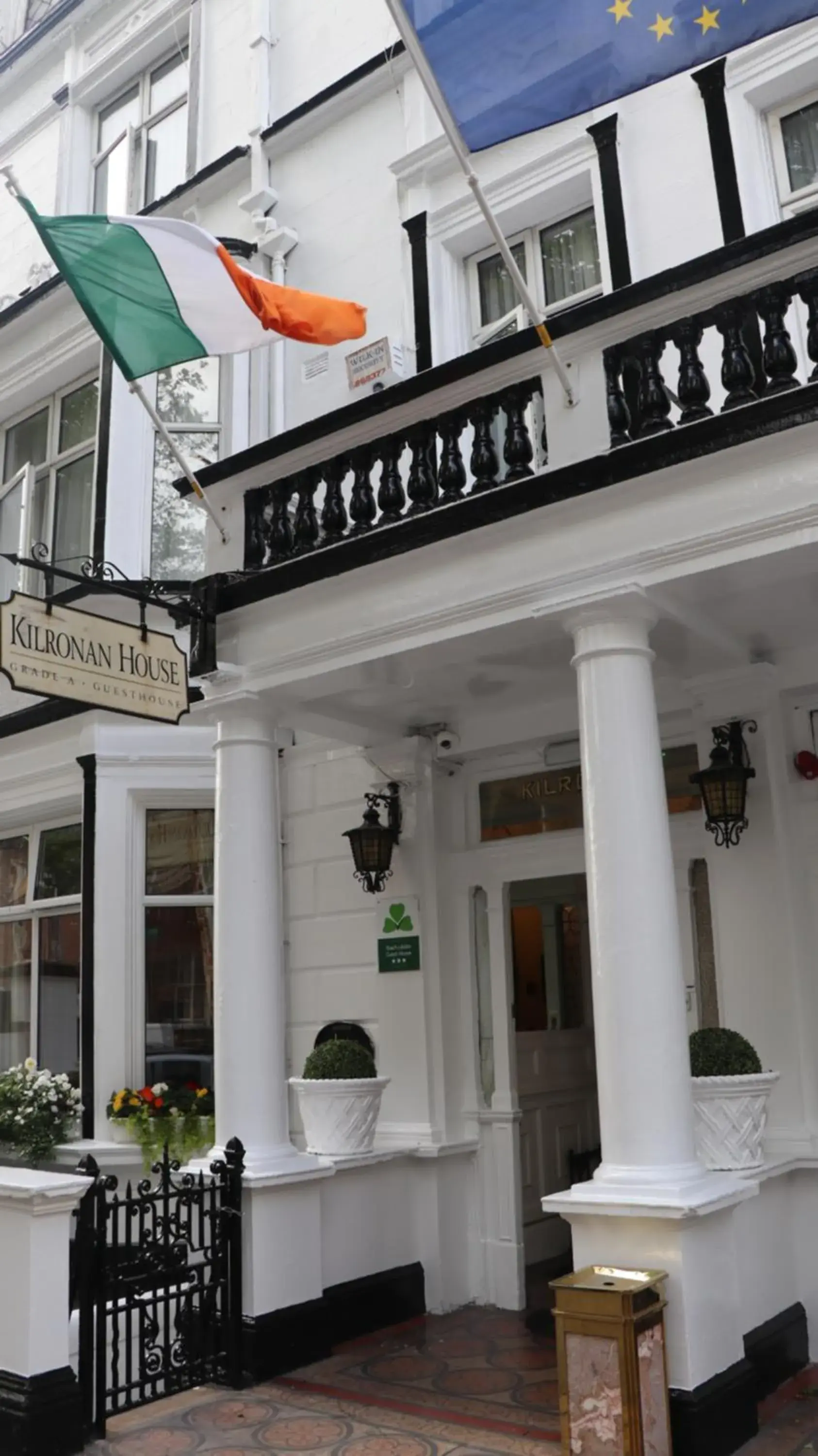 Facade/entrance in Kilronan House