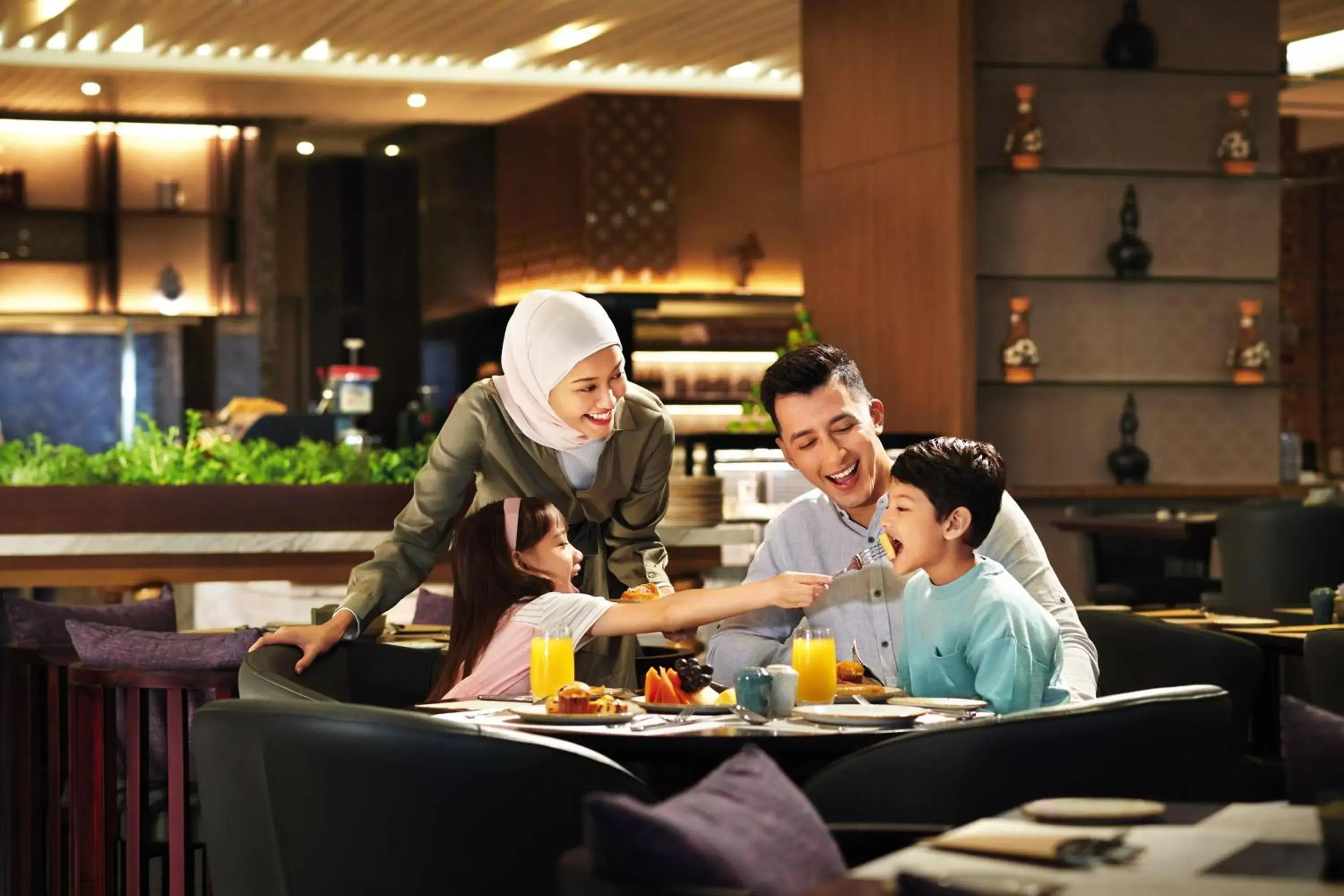 Food and drinks in Doubletree By Hilton Shah Alam I-City