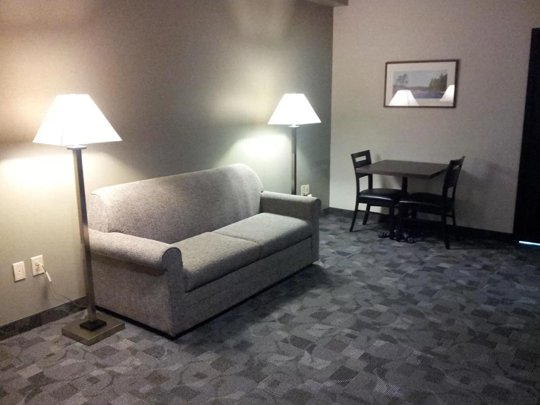 Seating area in Midland Inn & Suites
