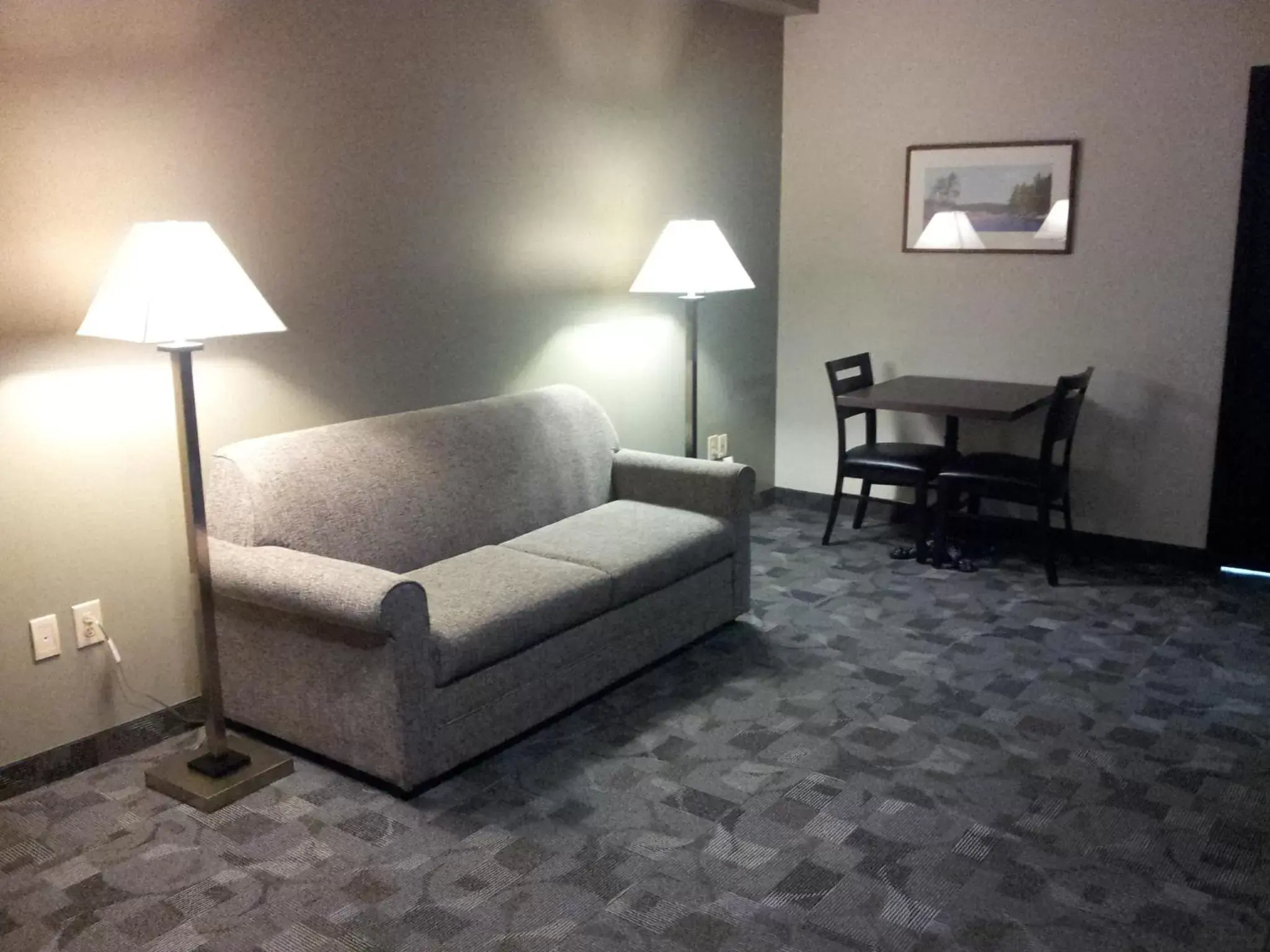 Seating Area in Midland Inn & Suites