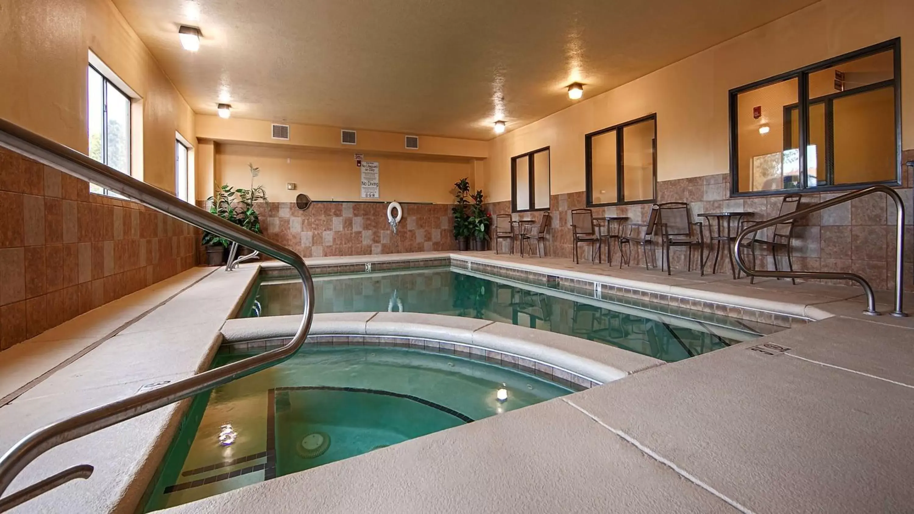 On site, Swimming Pool in Best Western Plus Eagleridge Inn & Suites