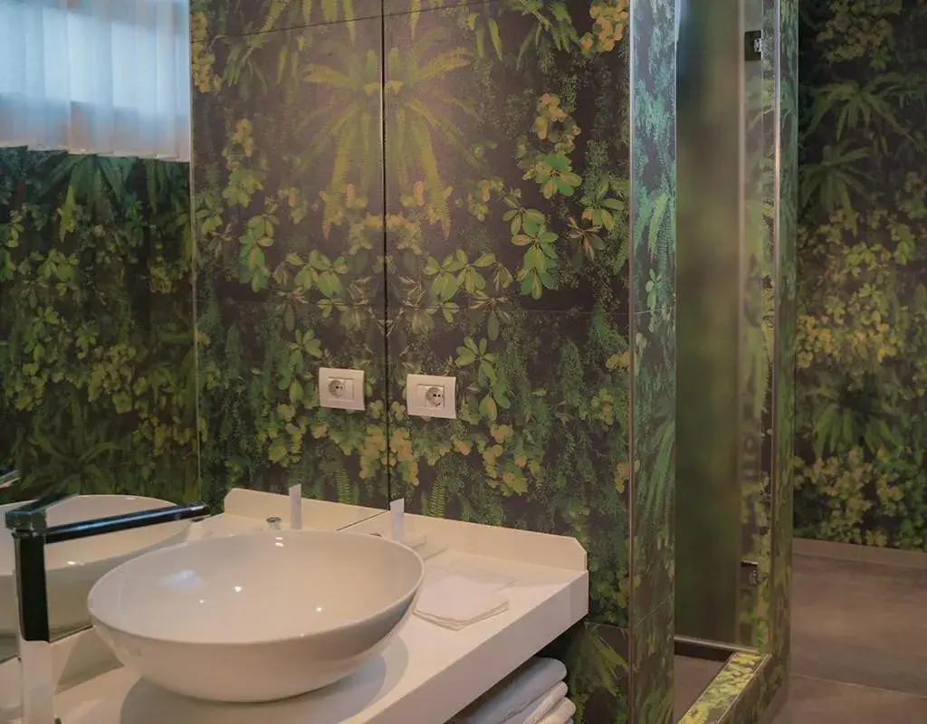 Bathroom in Villa Lario Resort Mandello