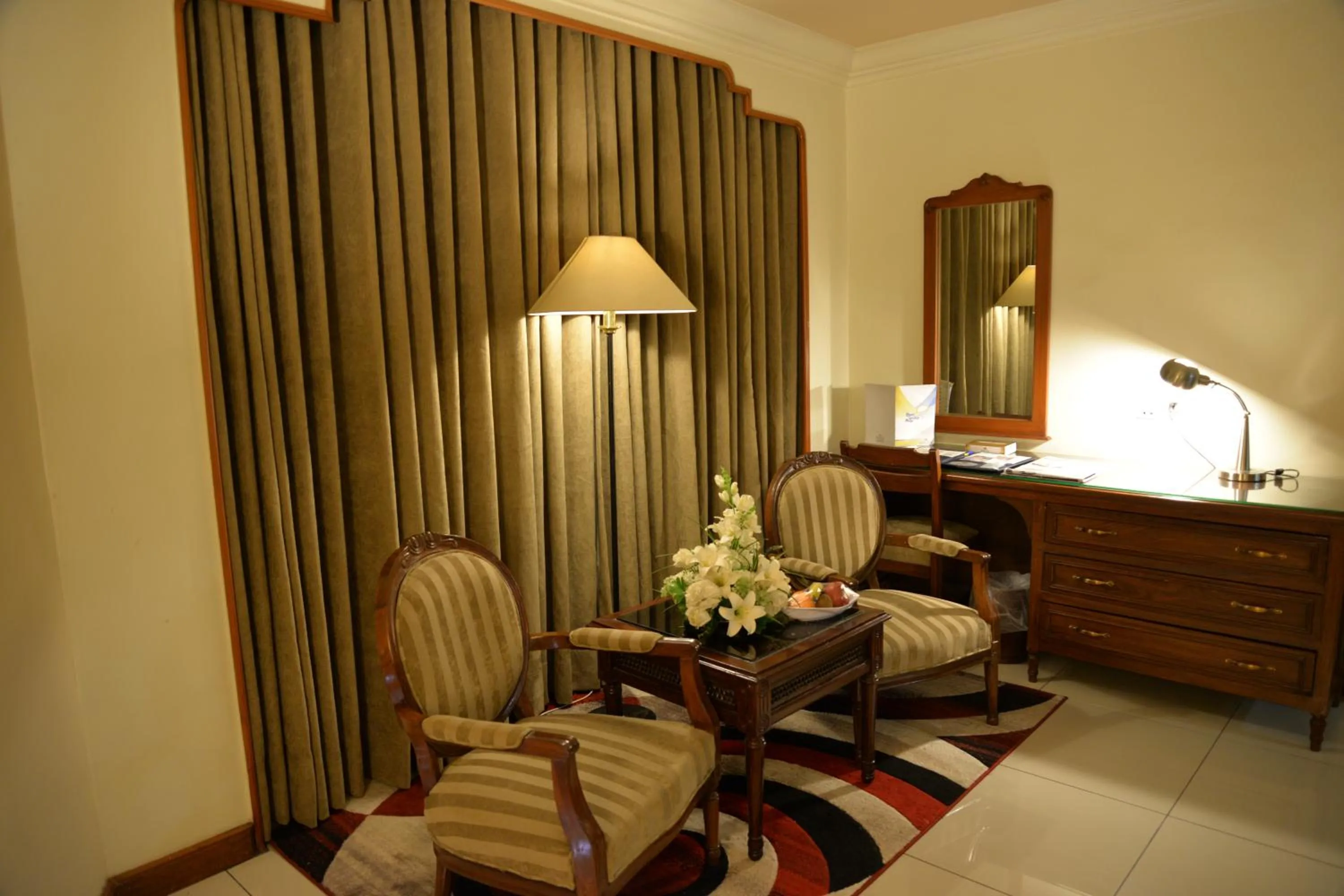 Regent Plaza Hotel & Convention Center