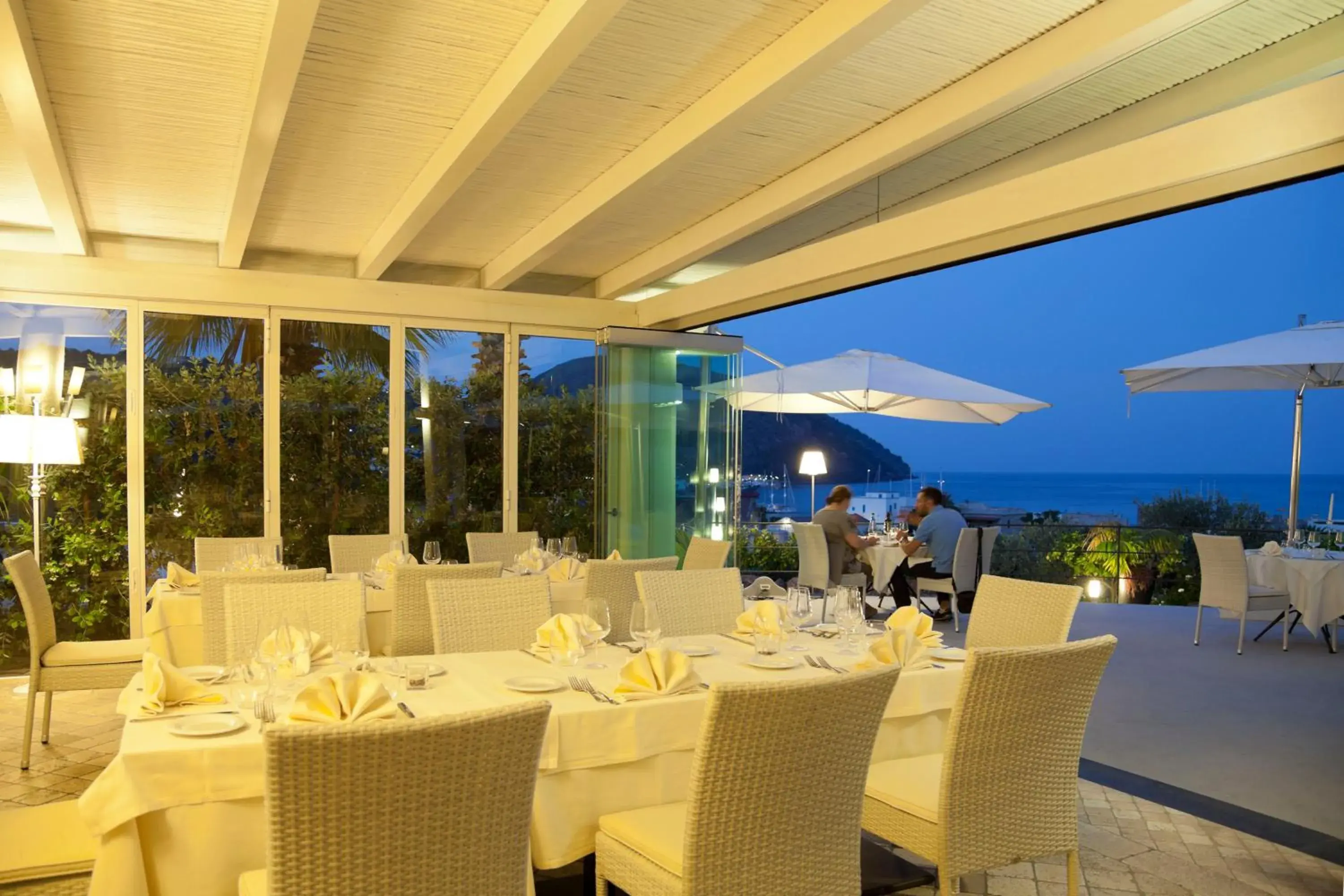 Restaurant/Places to Eat in Hotel Amarea