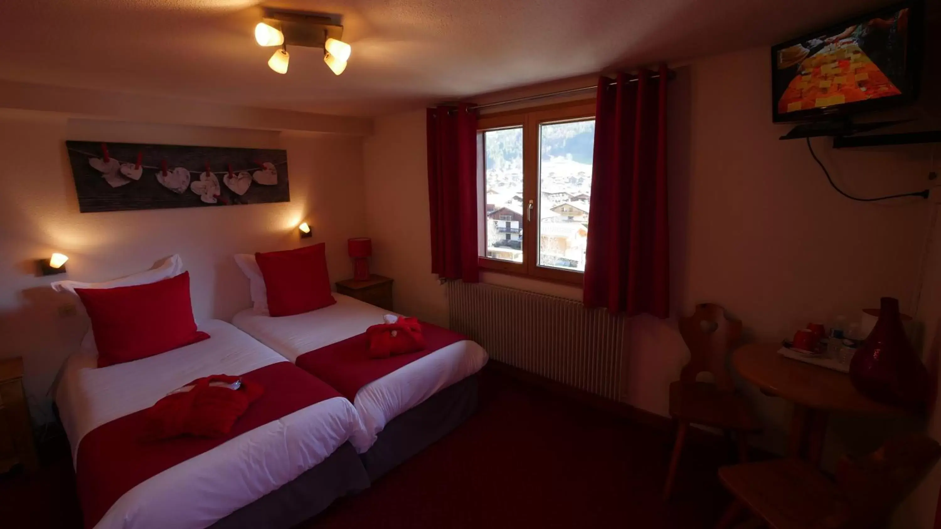 Photo of the whole room, Bed in Hotel Bel'alpe