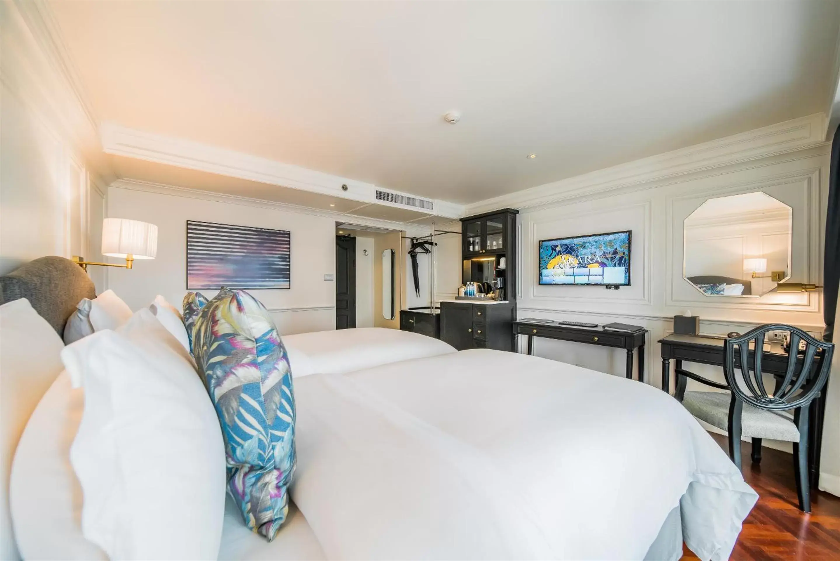 Bedroom in Akara Hotel