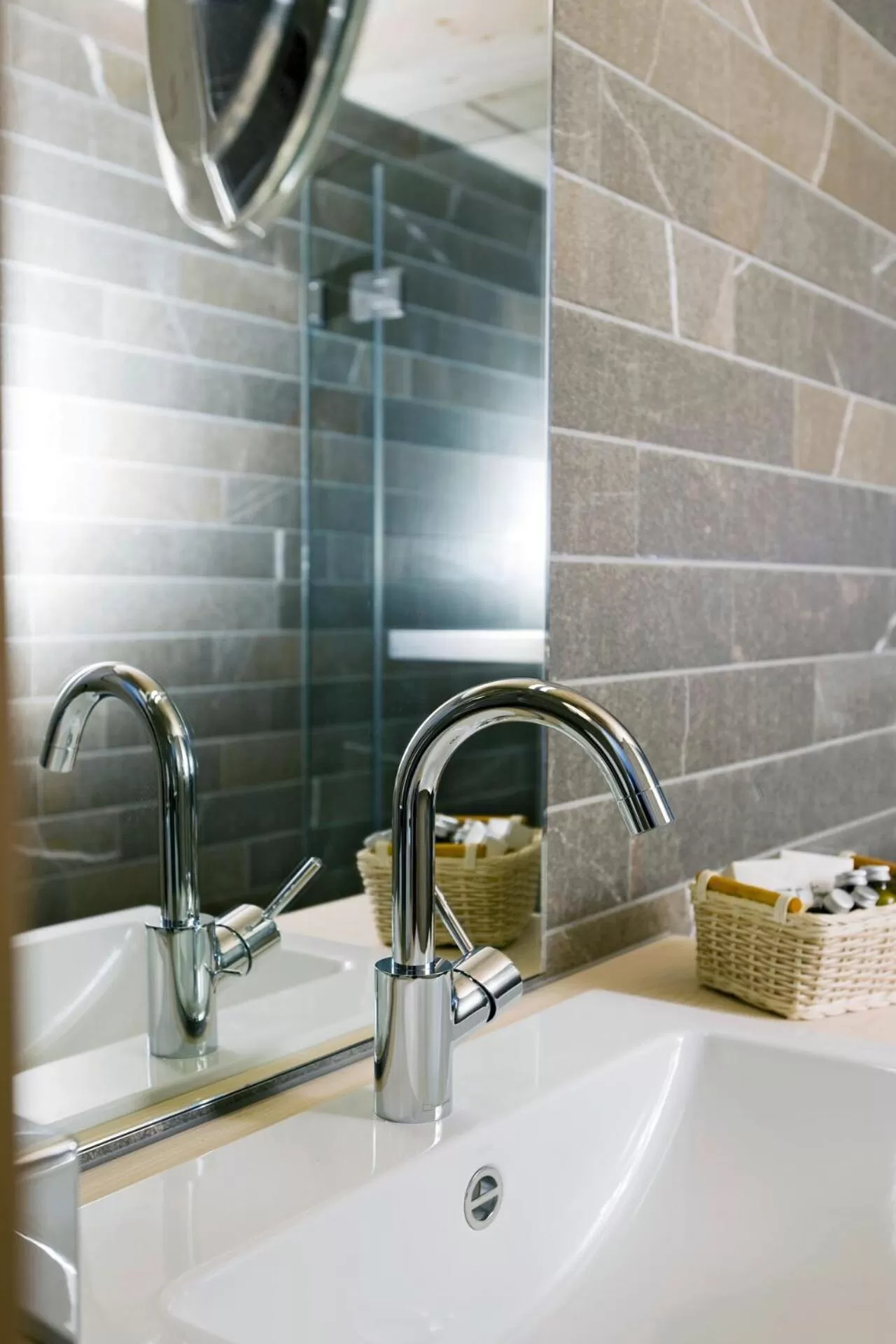 Bathroom in Romantik Hotel Muottas Muragl