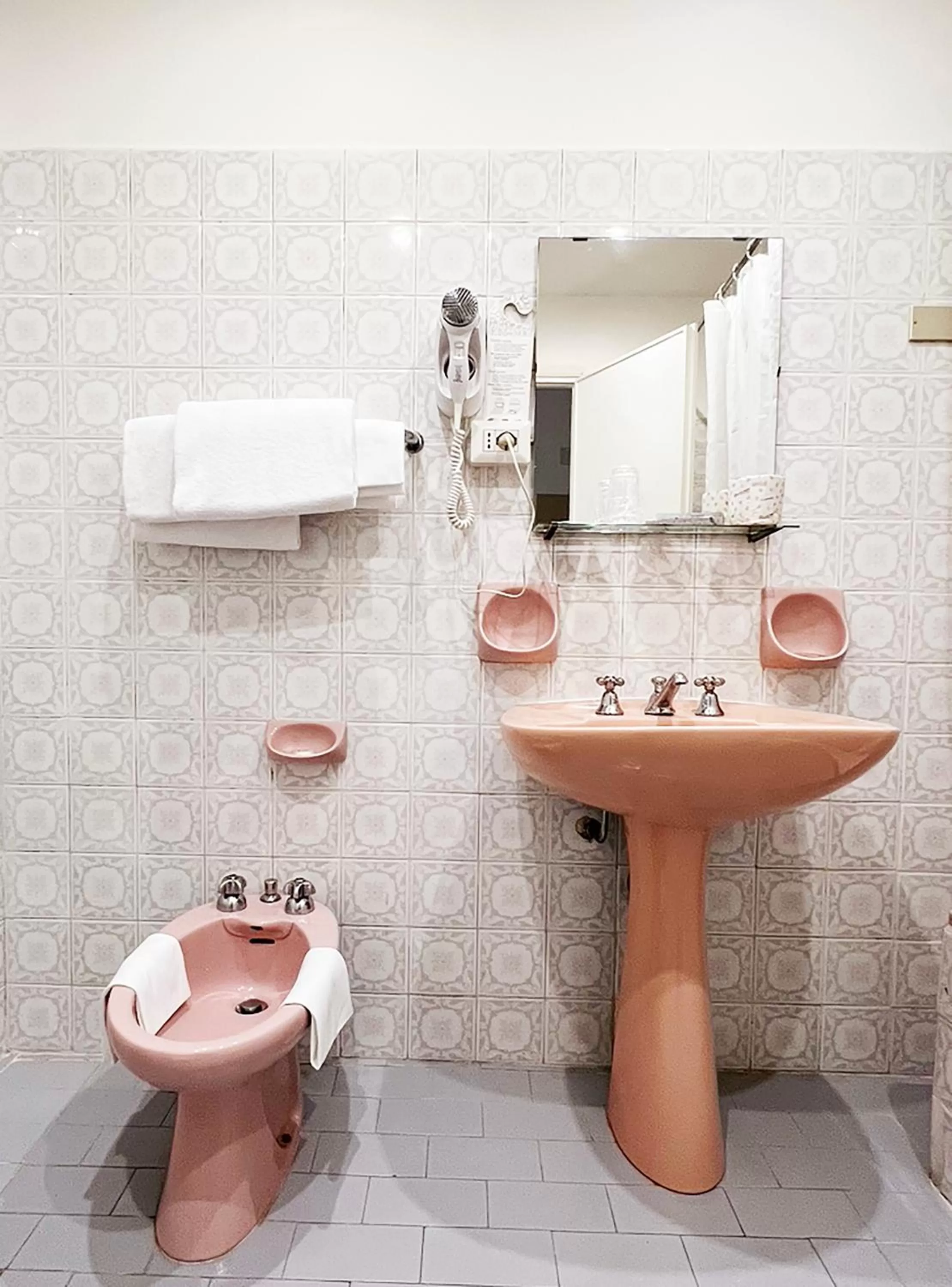 Bathroom in Hotel King