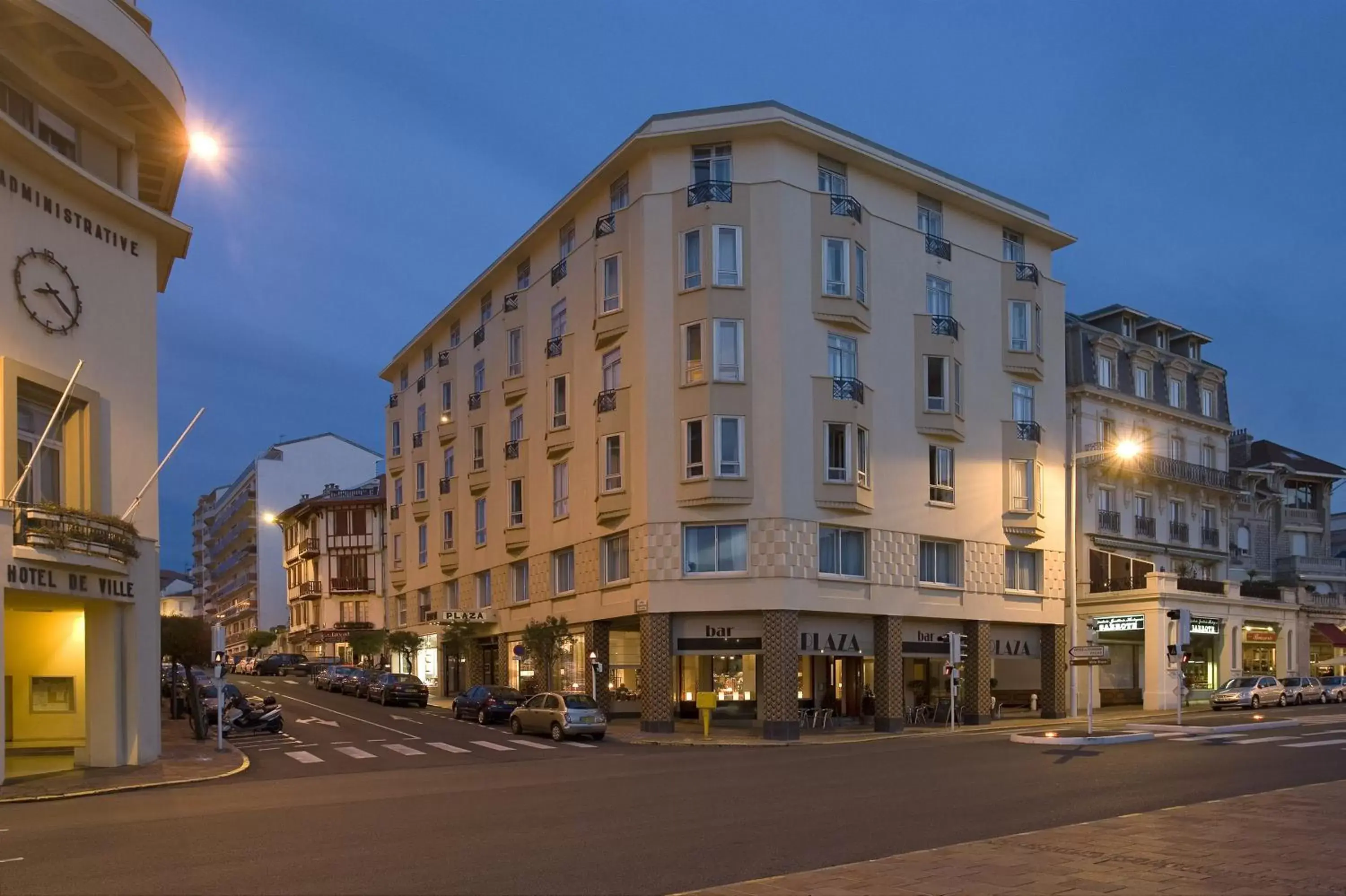 Facade/entrance in Mercure Plaza Biarritz Centre