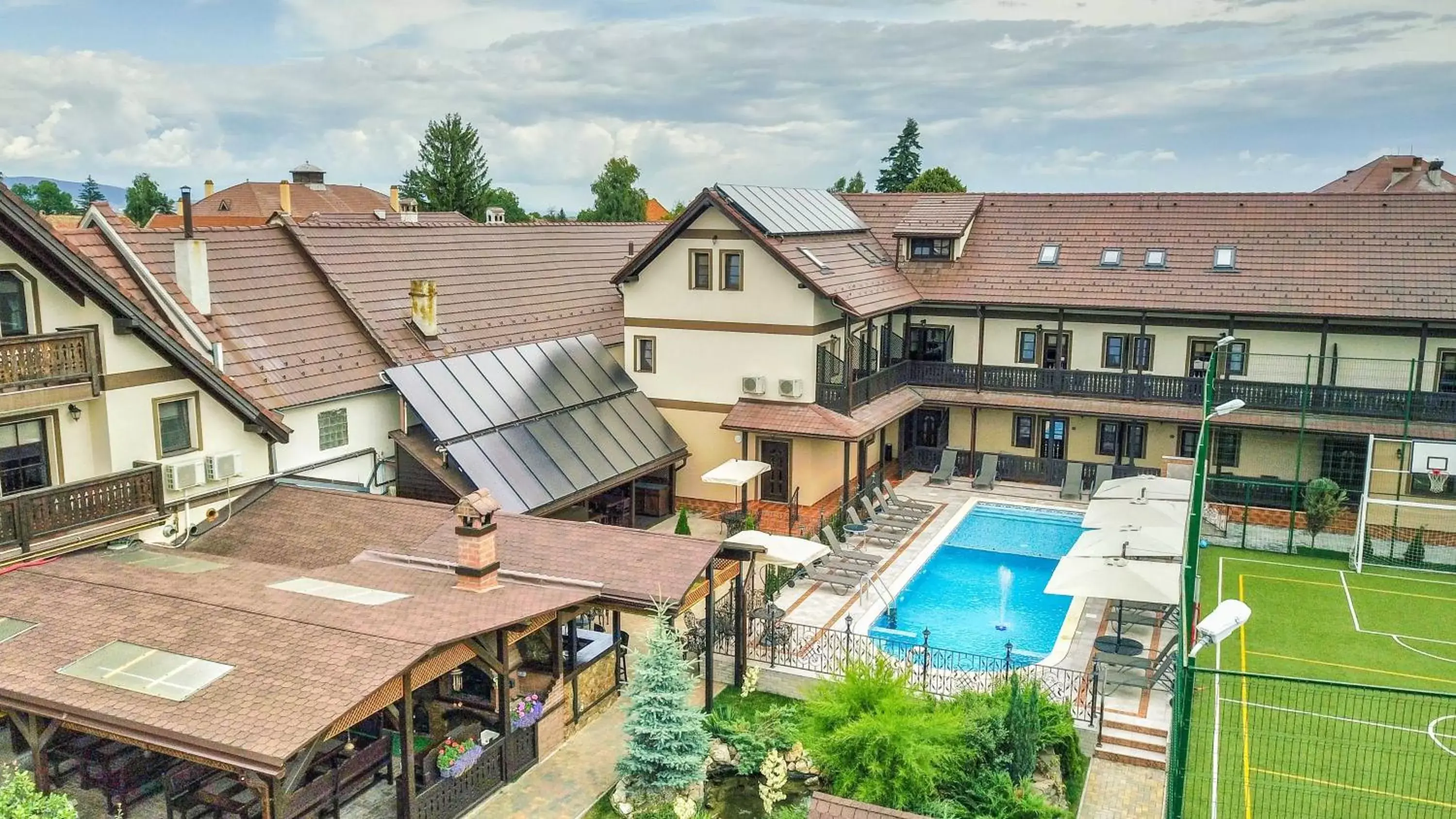 Bird's eye view, Pool View in Conacul Ambient