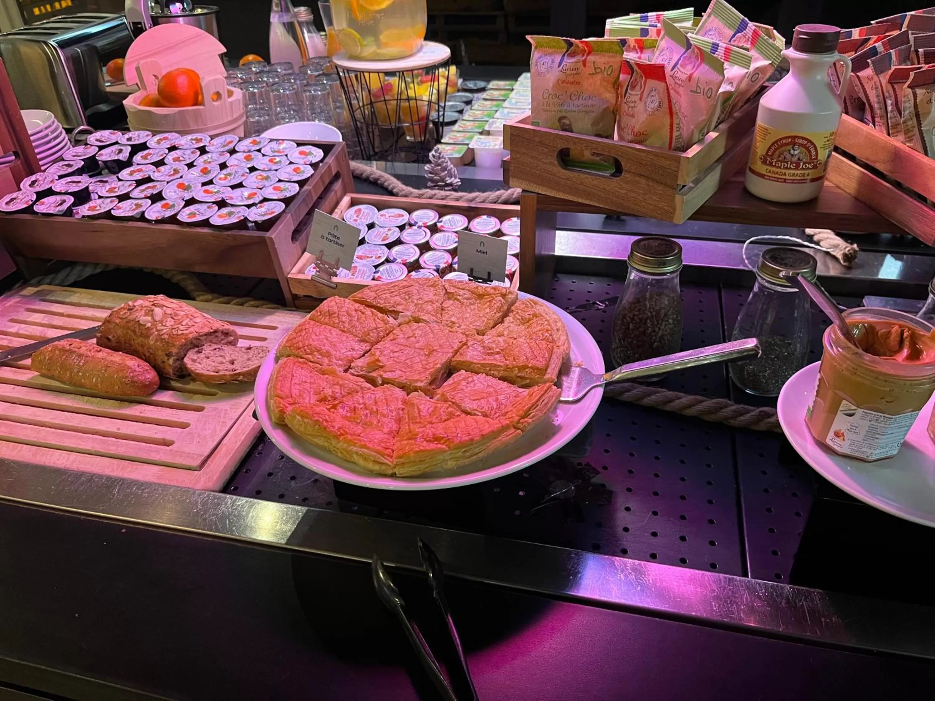 Breakfast in HÔTEL KYRIAD MARSEILLE - Vitrolles Aéroport