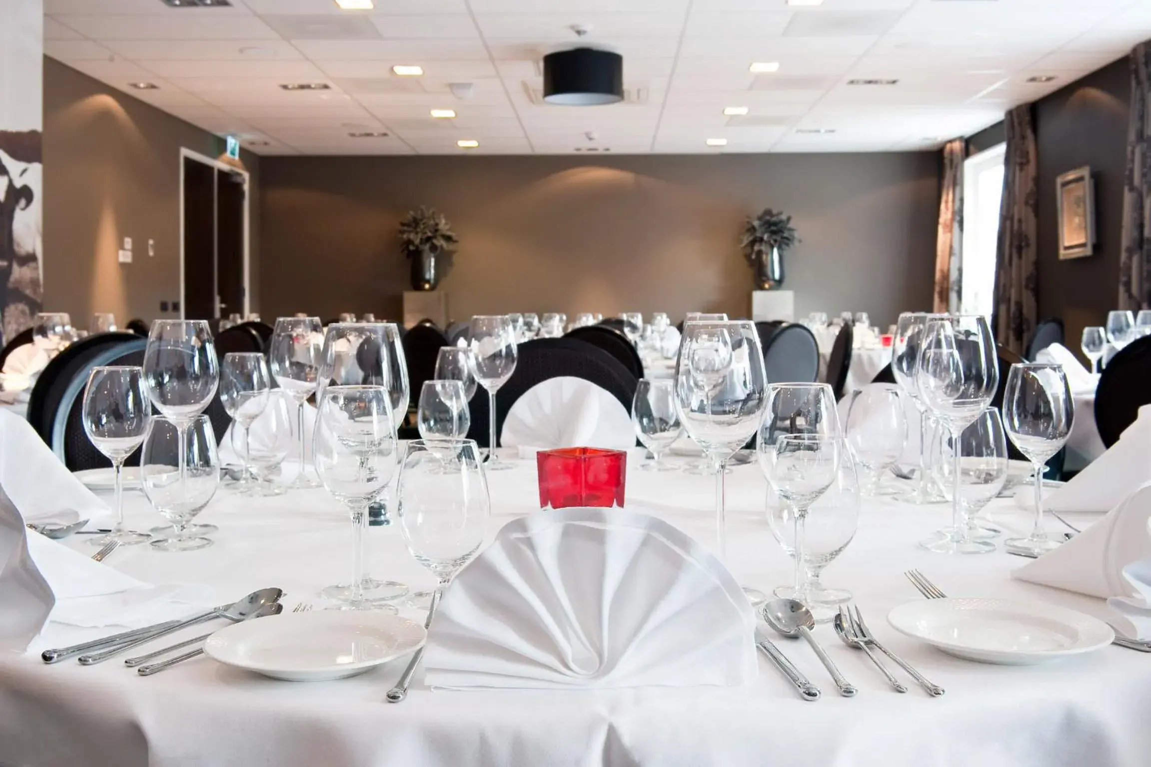 Restaurant/places to eat, Banquet Facilities in Grenshotel de Jonckheer