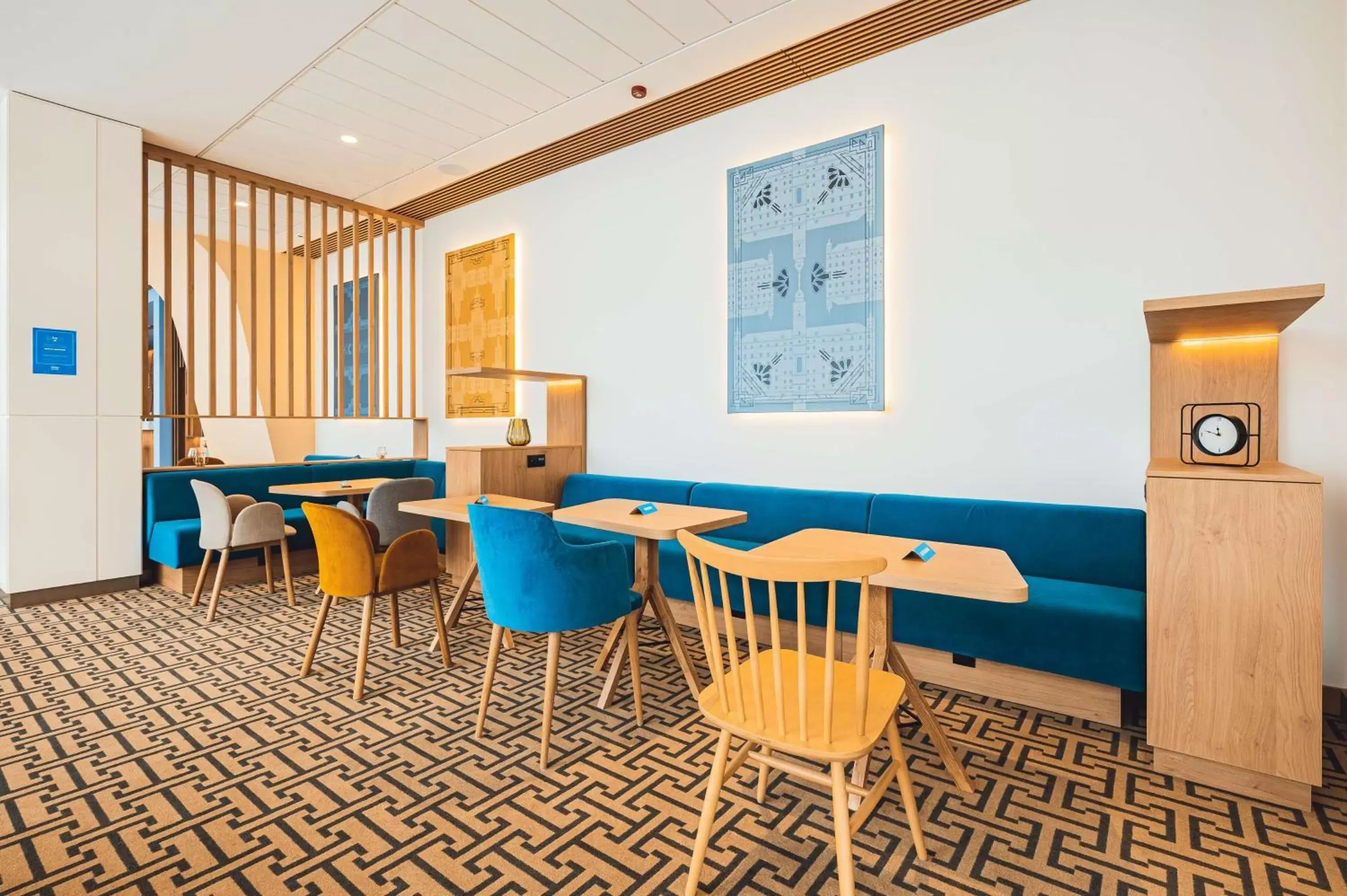 Dining area in Hampton By Hilton Warsaw Reduta