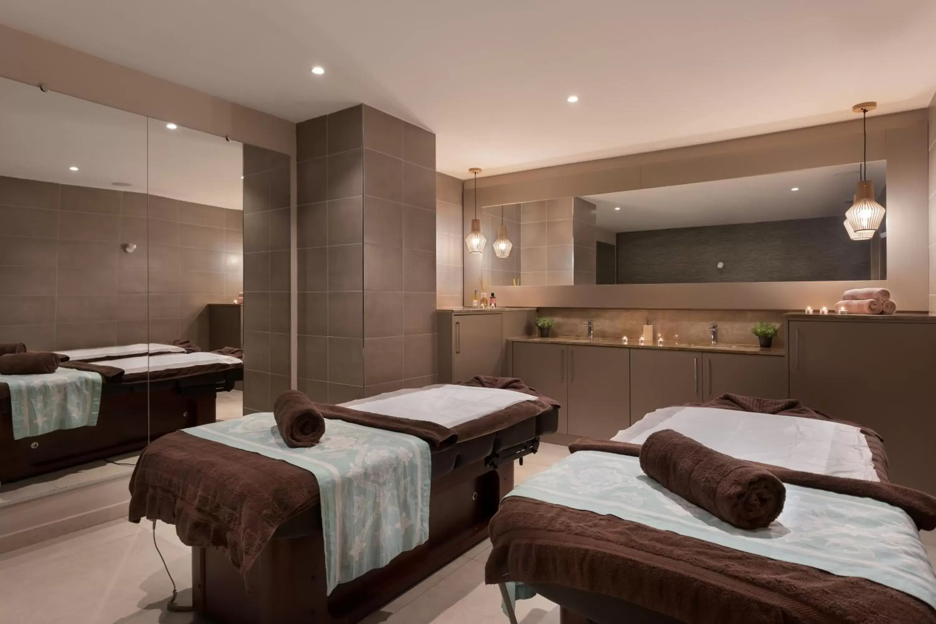Massage, Bed in Maritim Antonine Hotel & Spa Massage, Bed in Maritim Antonine Hotel & Spa
