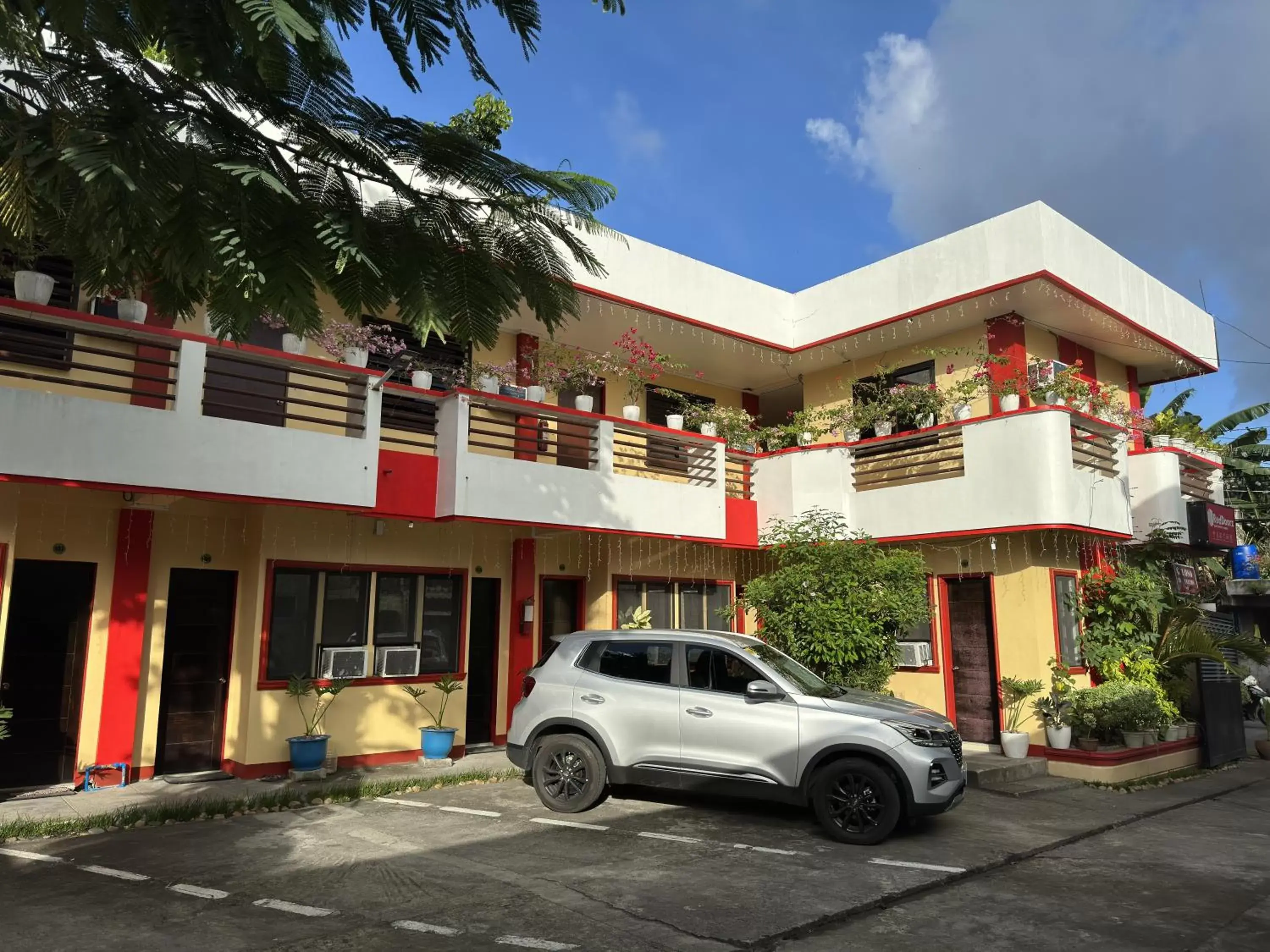 Property Building in RedDoorz near Mariners Legazpi