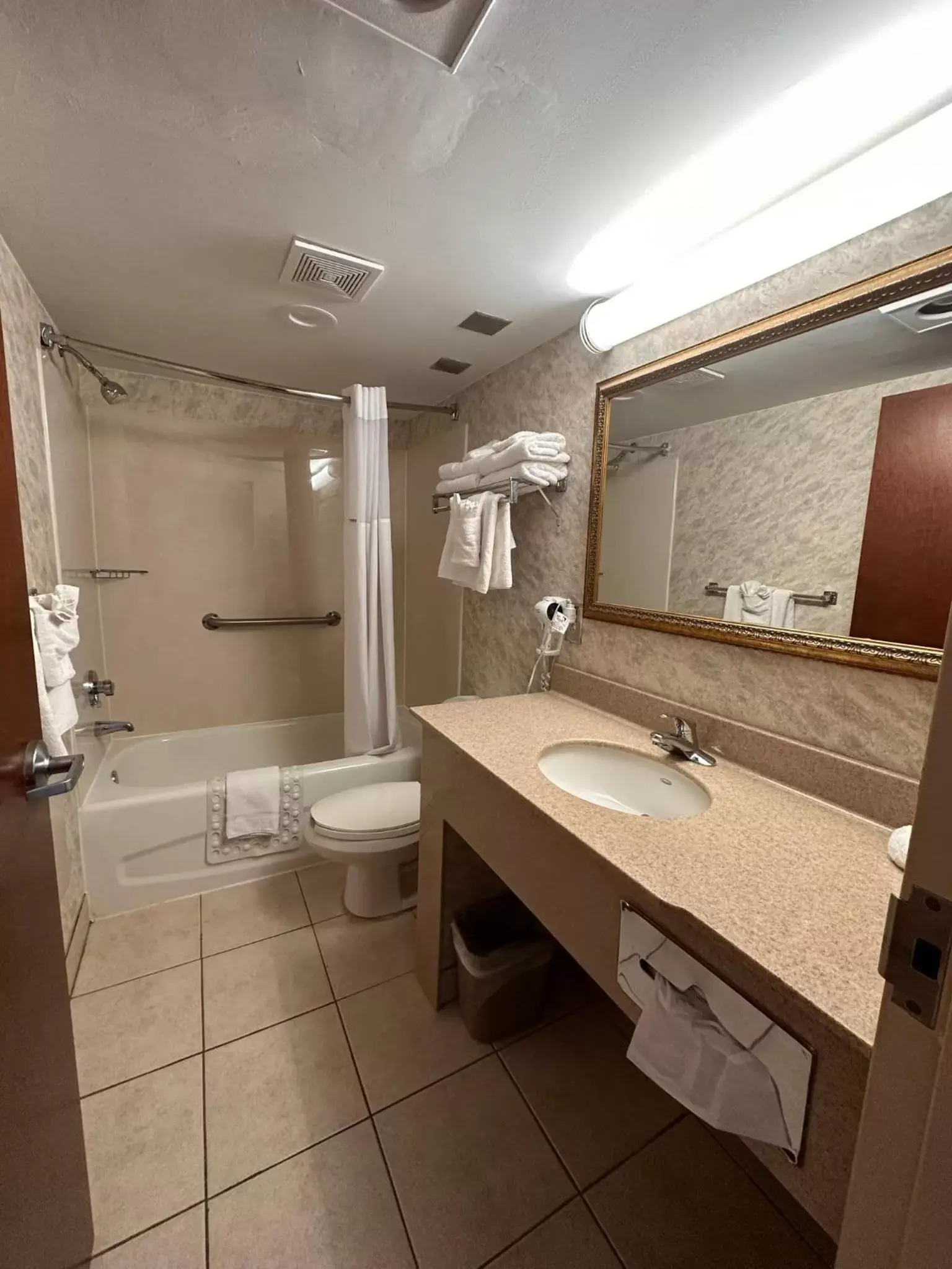Bathroom in The Breakers Resort Inn