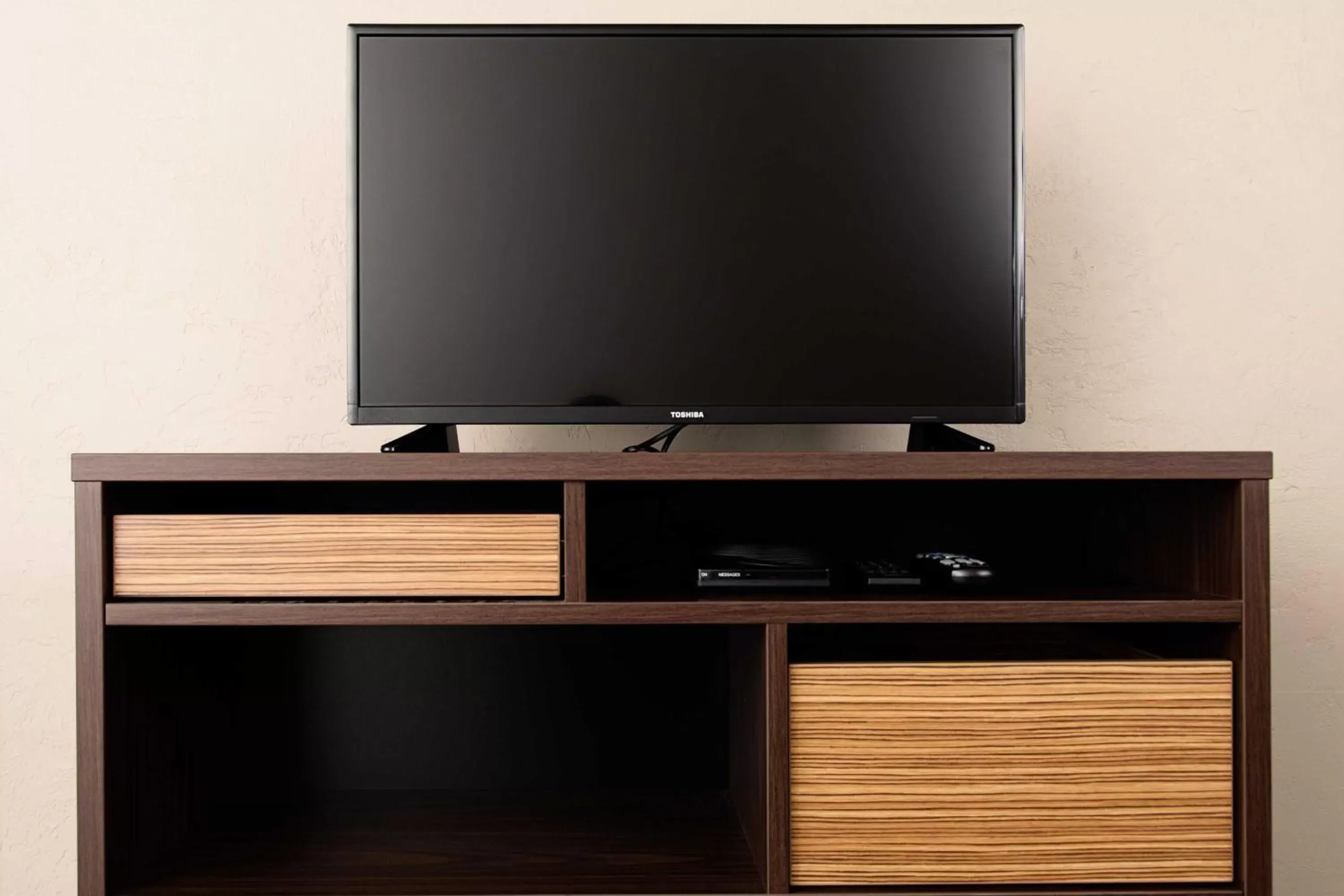 TV and multimedia, TV/Entertainment Center in Super 8 by Wyndham Juneau