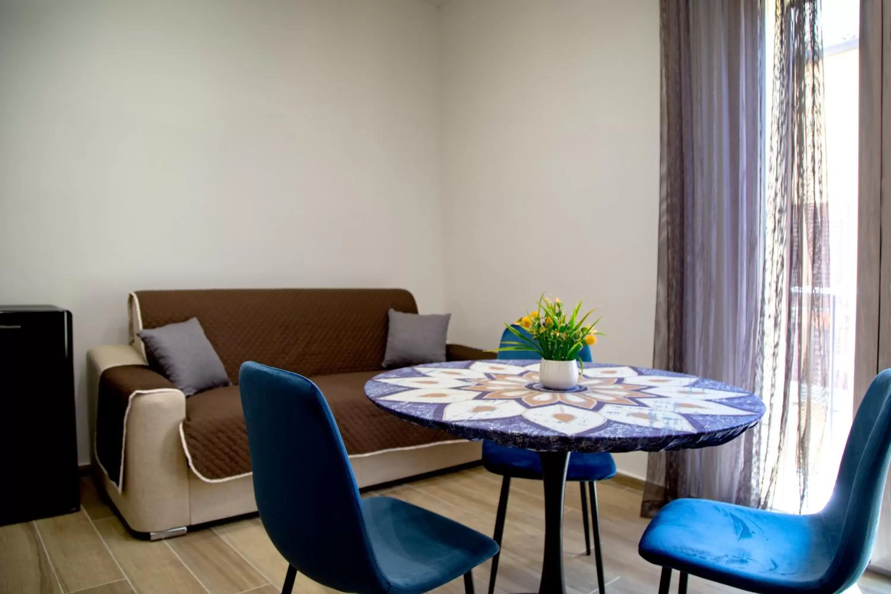 Living room, Dining Area in Fiore dei Templi - luxury suite experience