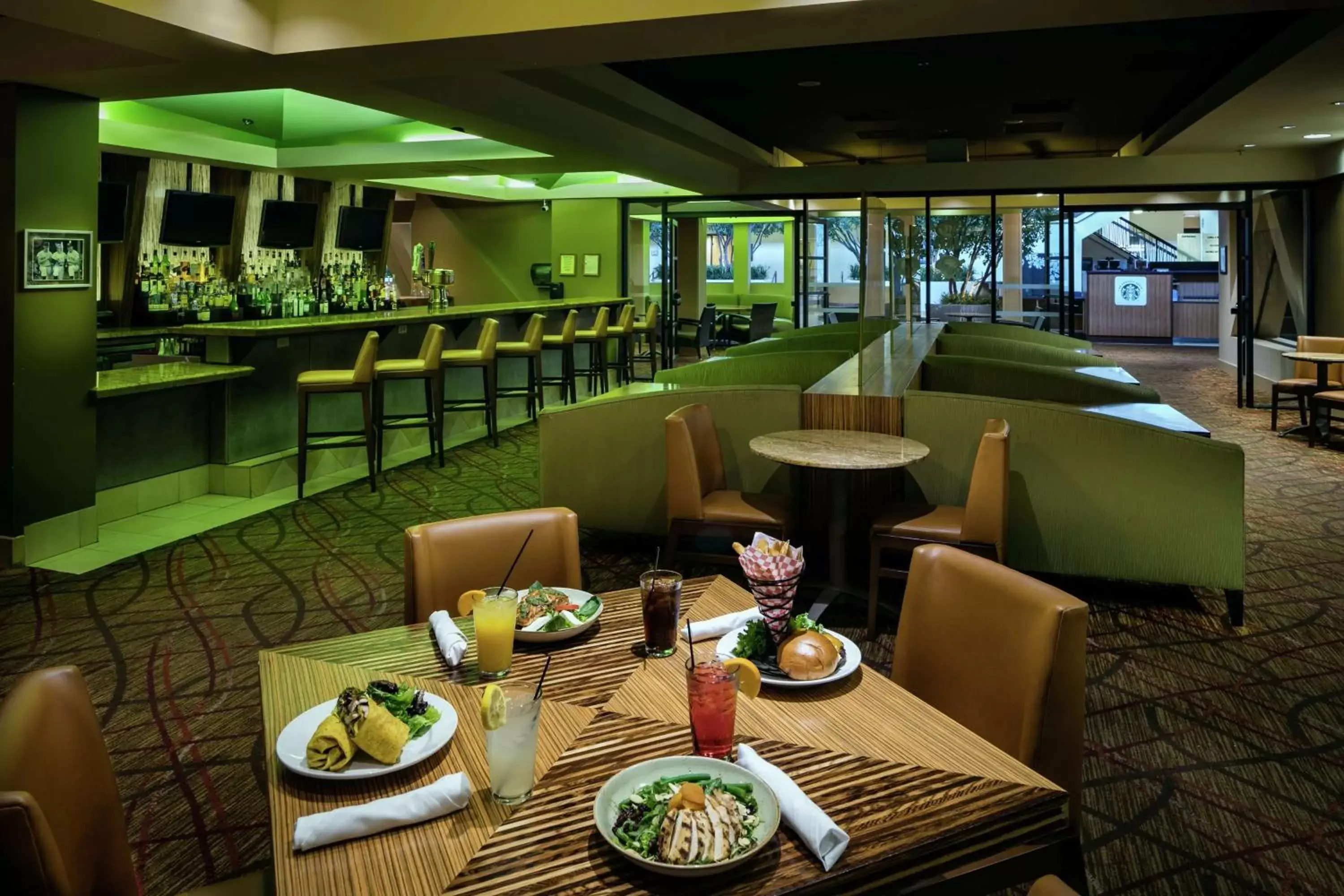 Lounge or bar, Restaurant/Places to Eat in Hilton Stockton