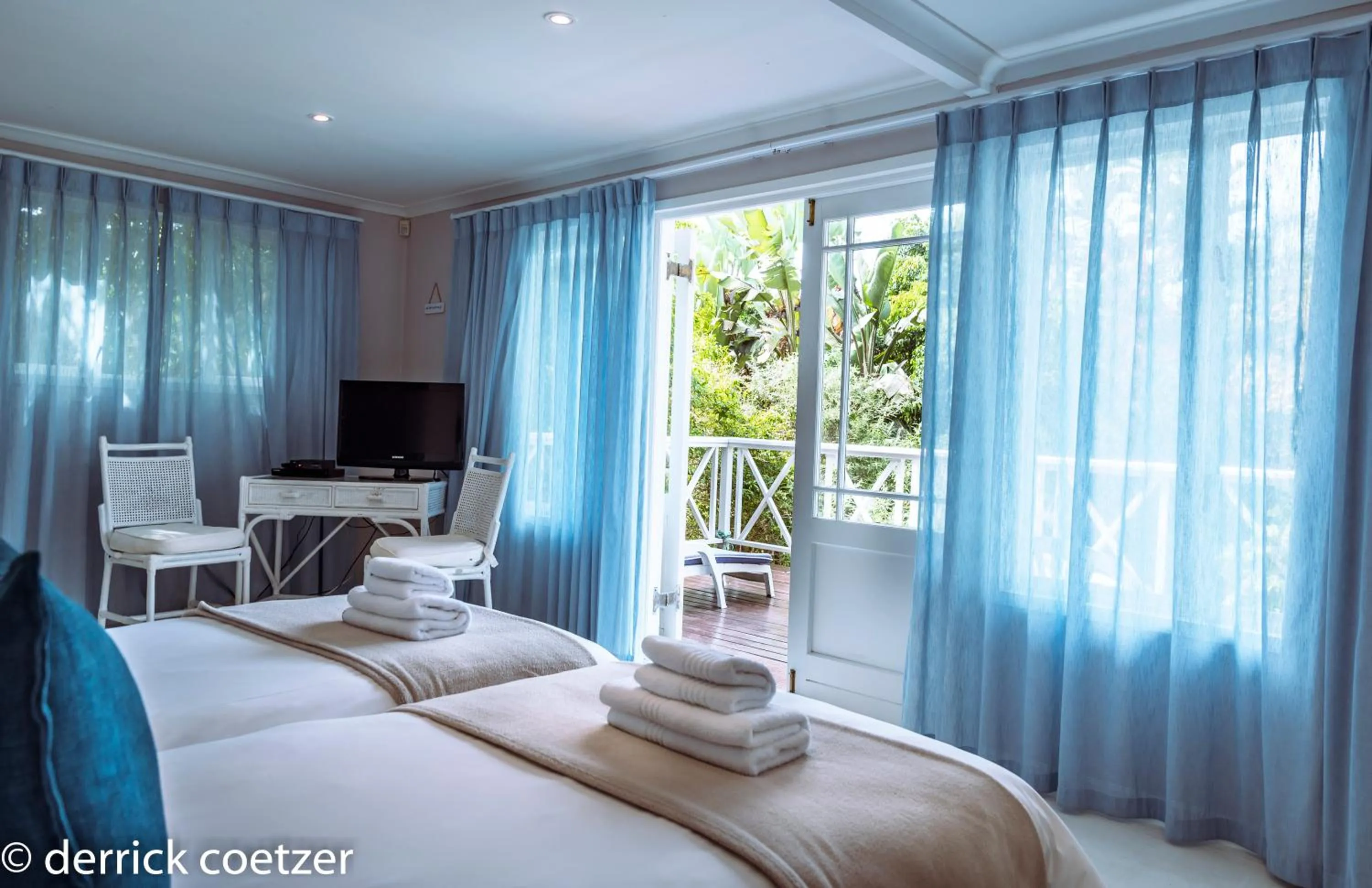 Deluxe Double Room with Terrace in Brenton Beach House