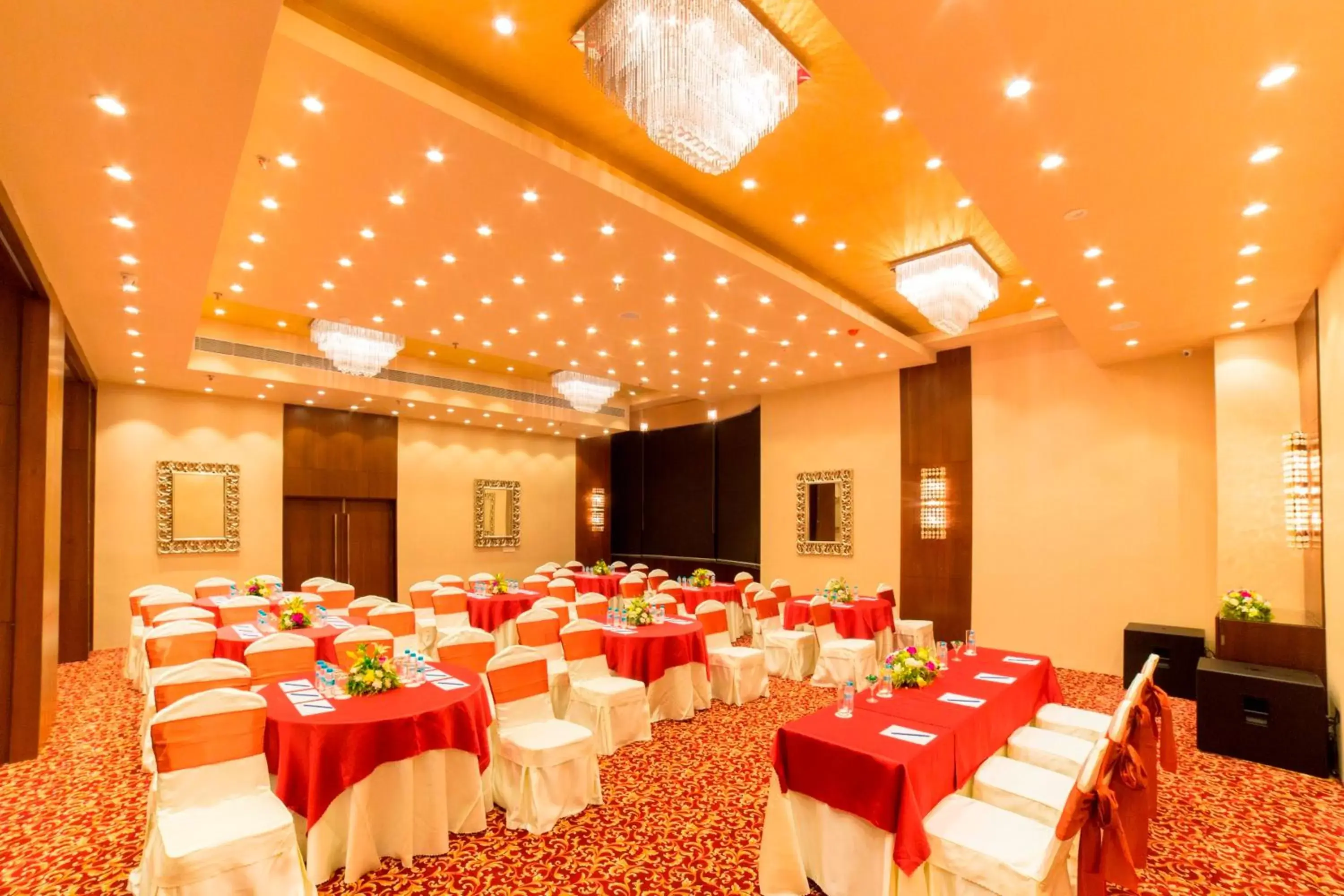 Restaurant/places to eat, Banquet Facilities in Golden Tulip Saltlake Kolkata