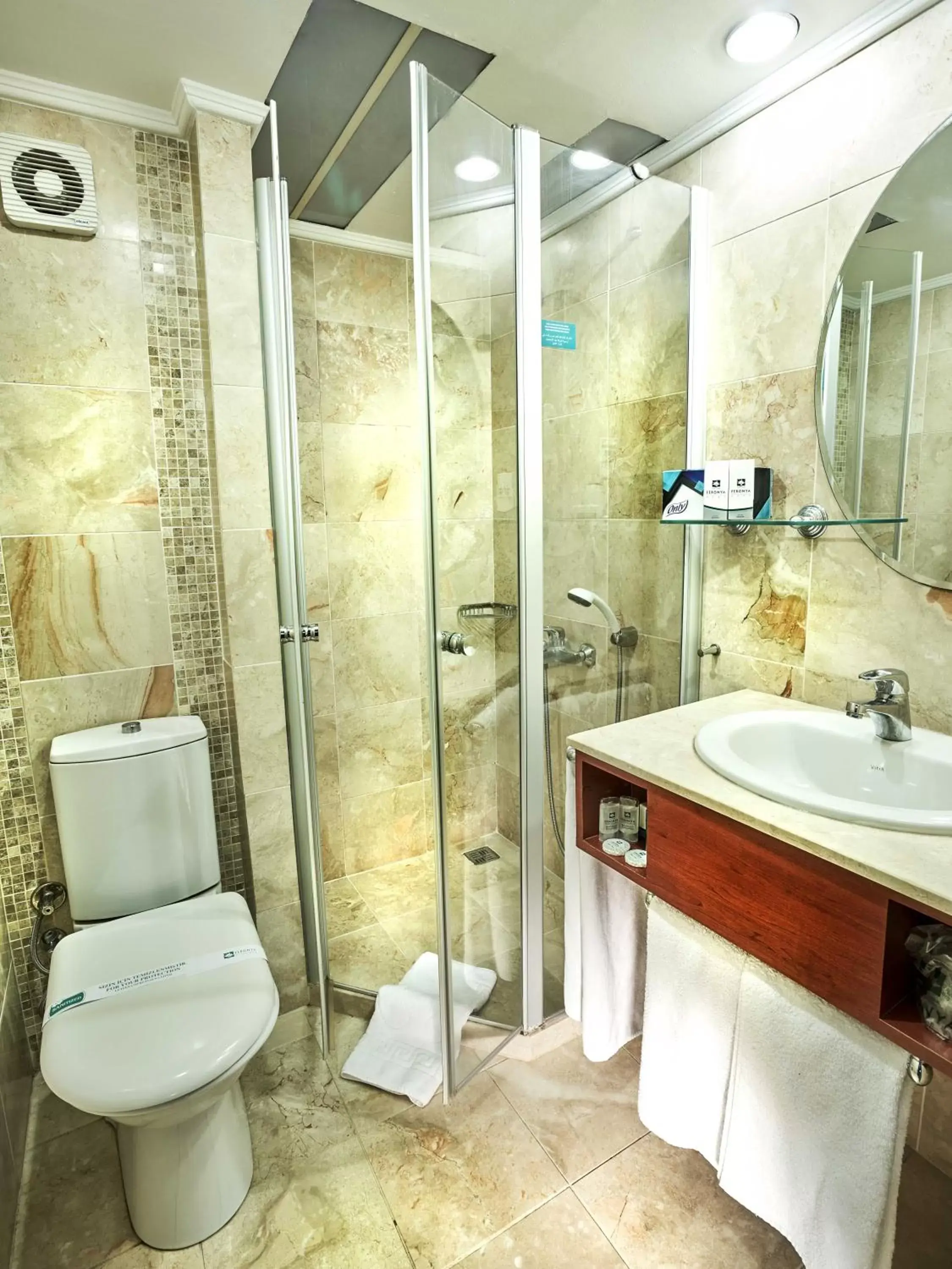 Bathroom in Feronya Hotel
