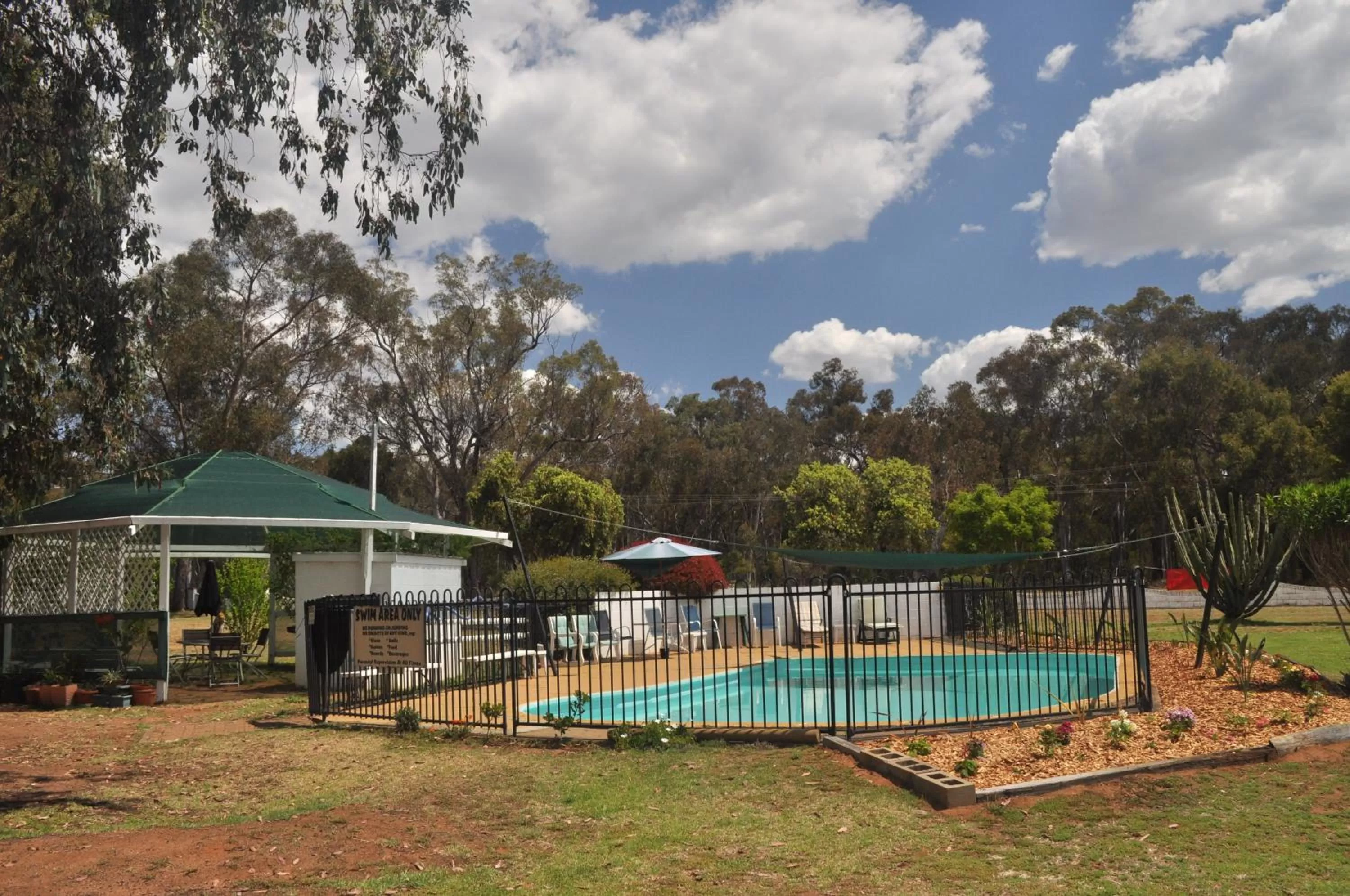Pool view in Azalea Motel