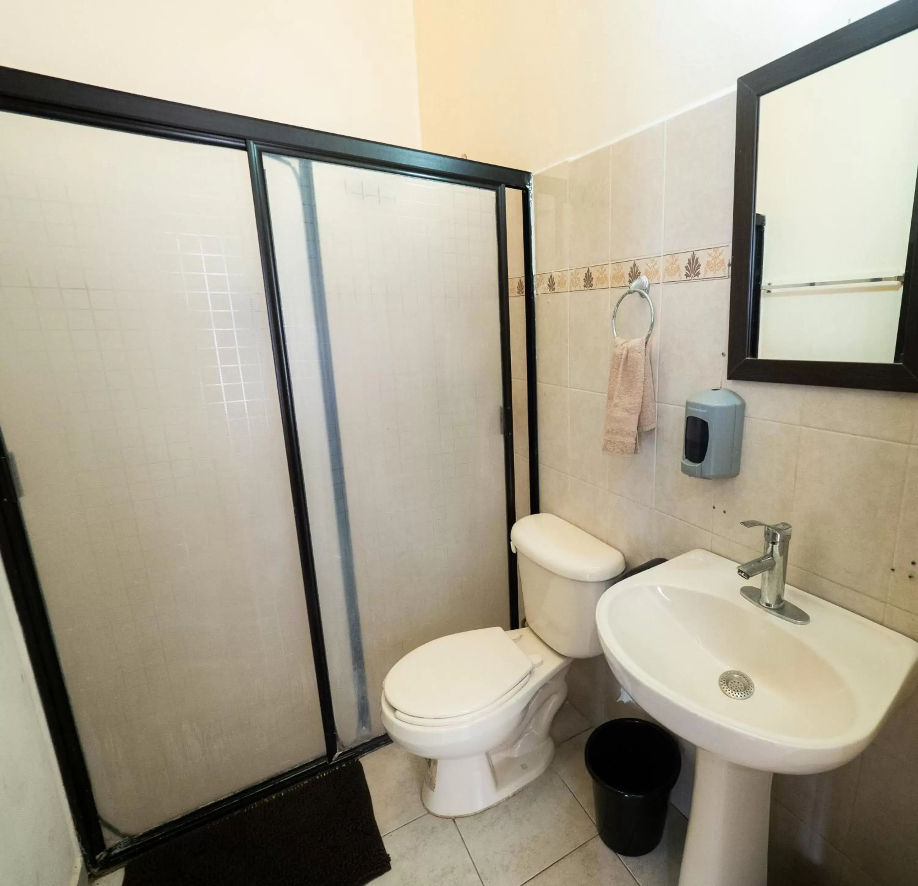 Toilet, Bathroom in Nido Colibrí - Zona Remate de Paseo Montejo