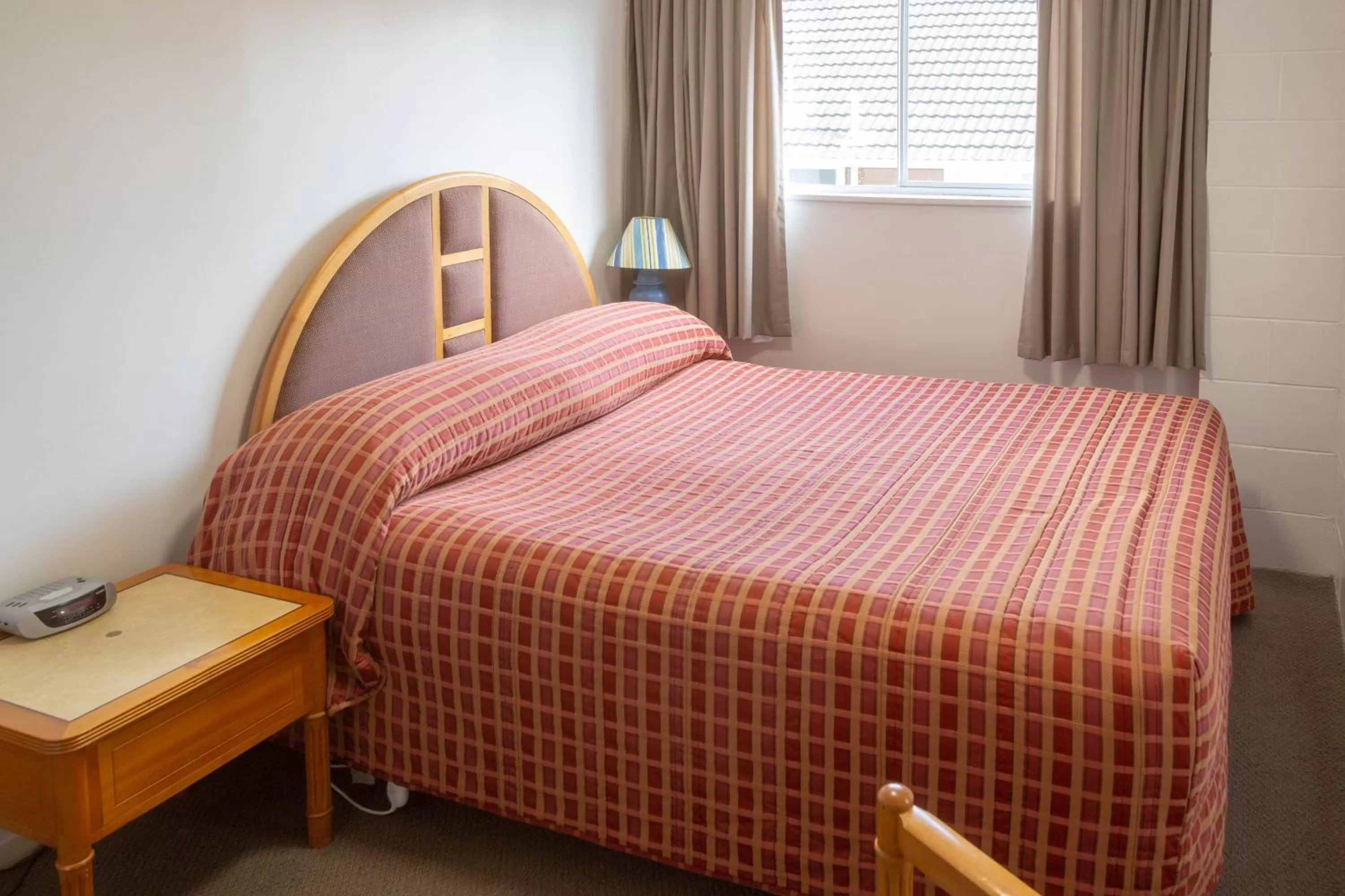 Bed in New Haven Motel