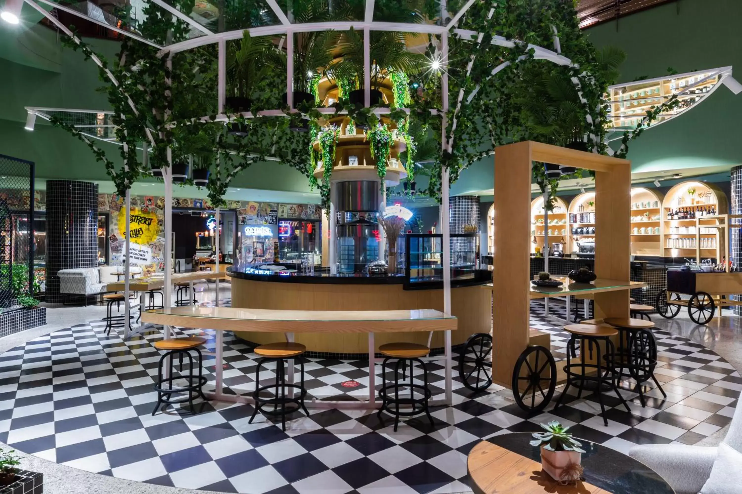 Restaurant/places to eat, Lounge/Bar in Dusit Thani Dubai