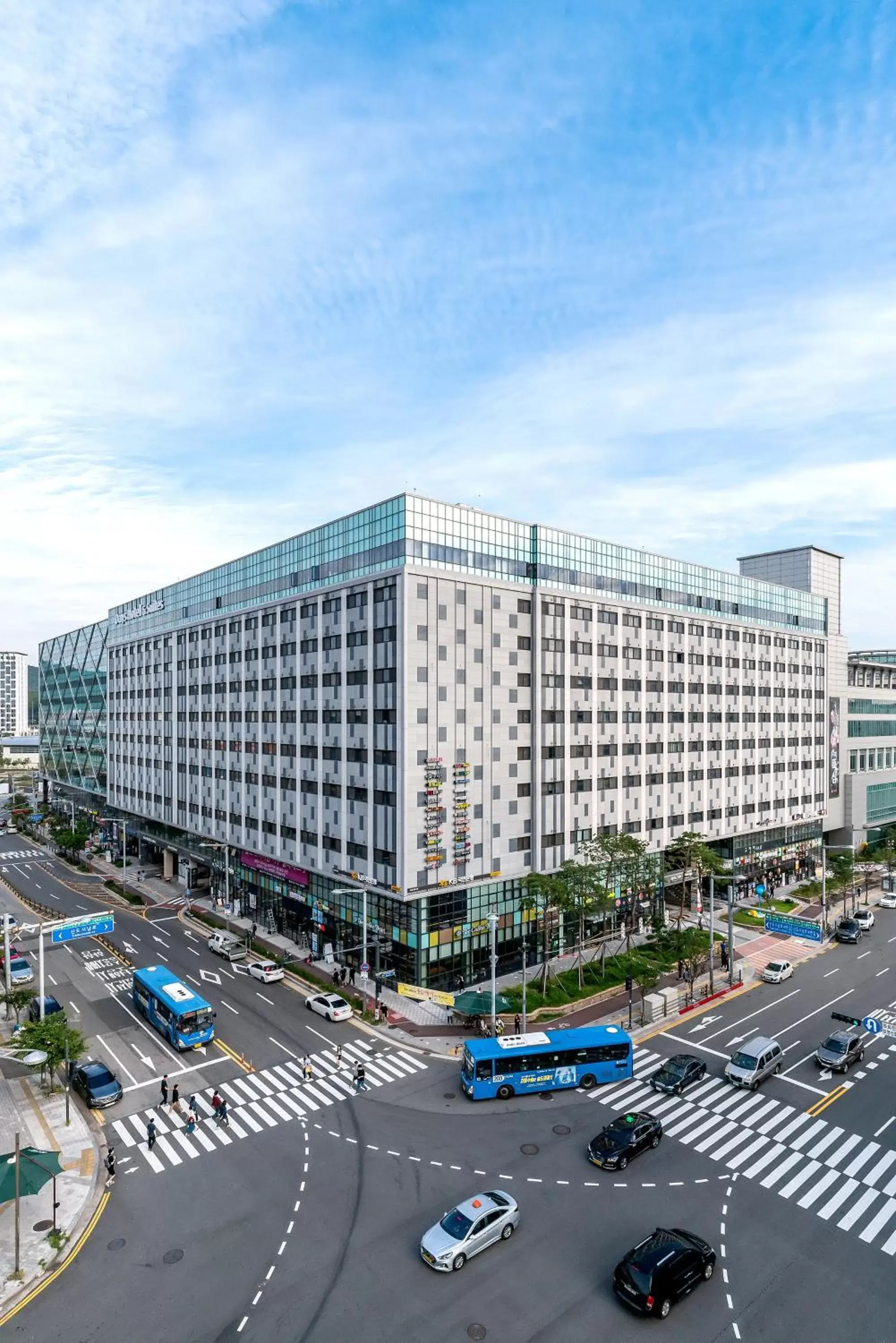 Property building in Days Hotel & Suites by Wyndham Incheon Airport