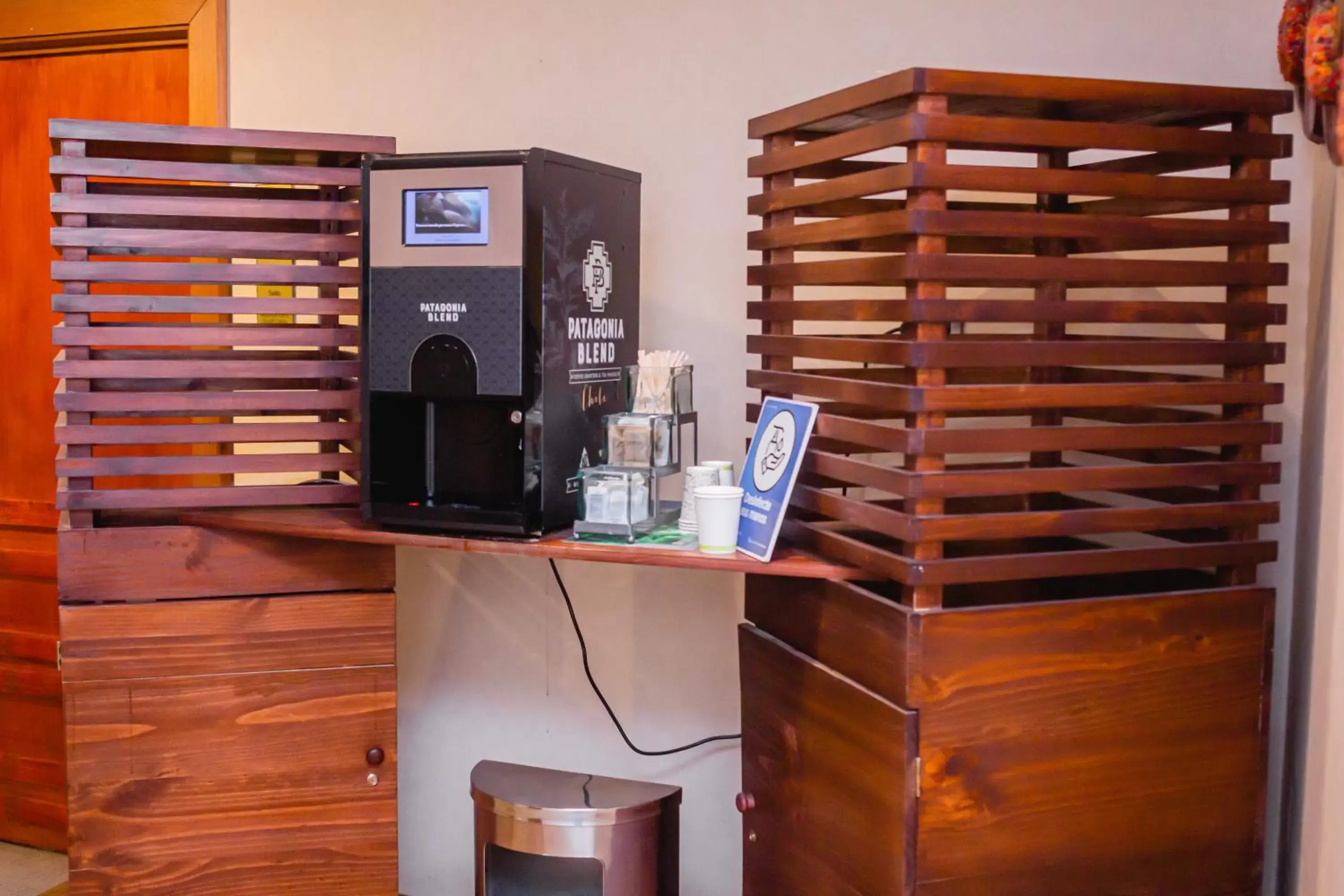 Coffee/tea facilities, Lobby/Reception in Sonesta Hotel Osorno