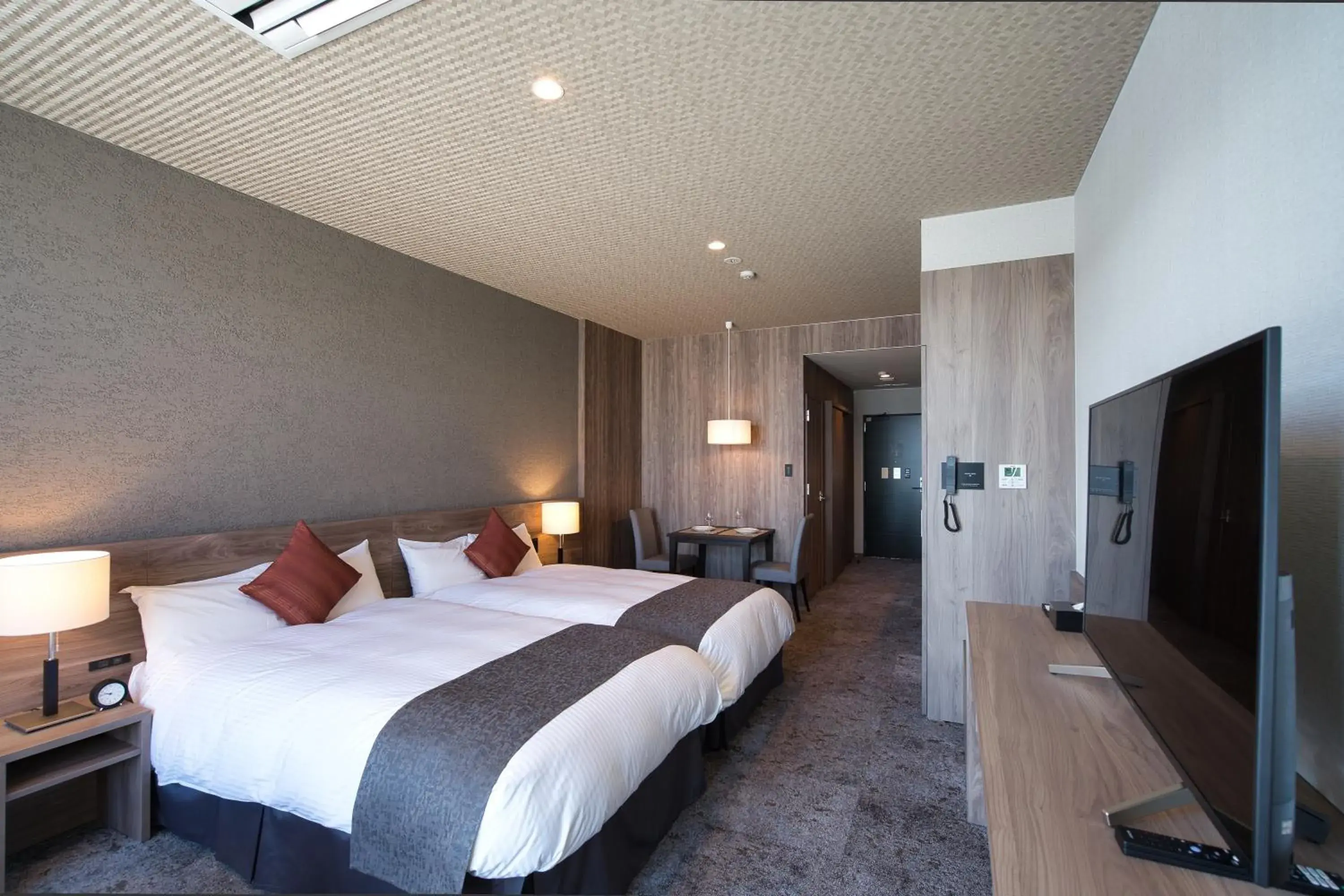 Photo of the whole room, Bed in Winery Hotel and Condominium HITOHANA