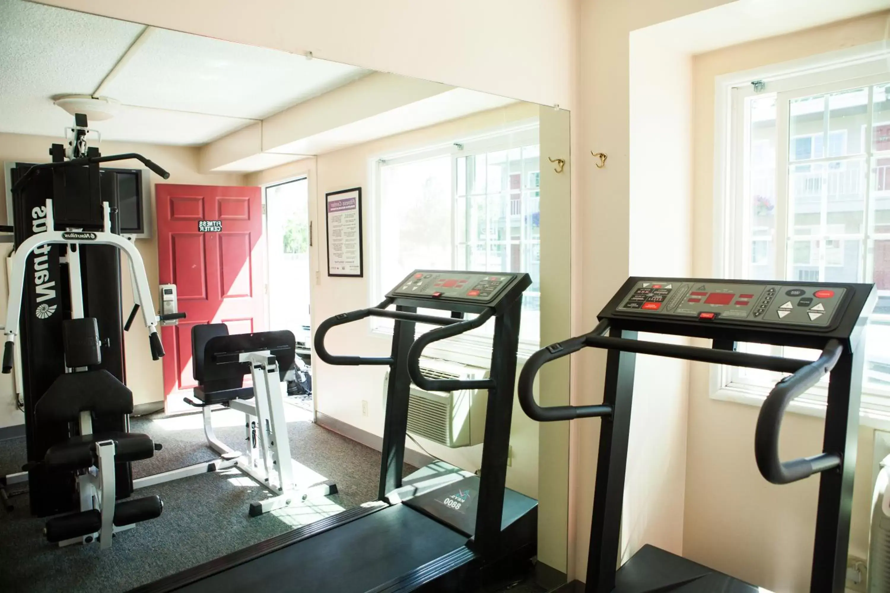 Day, Fitness Center/Facilities in Campus Inn & Suites Eugene Downtown