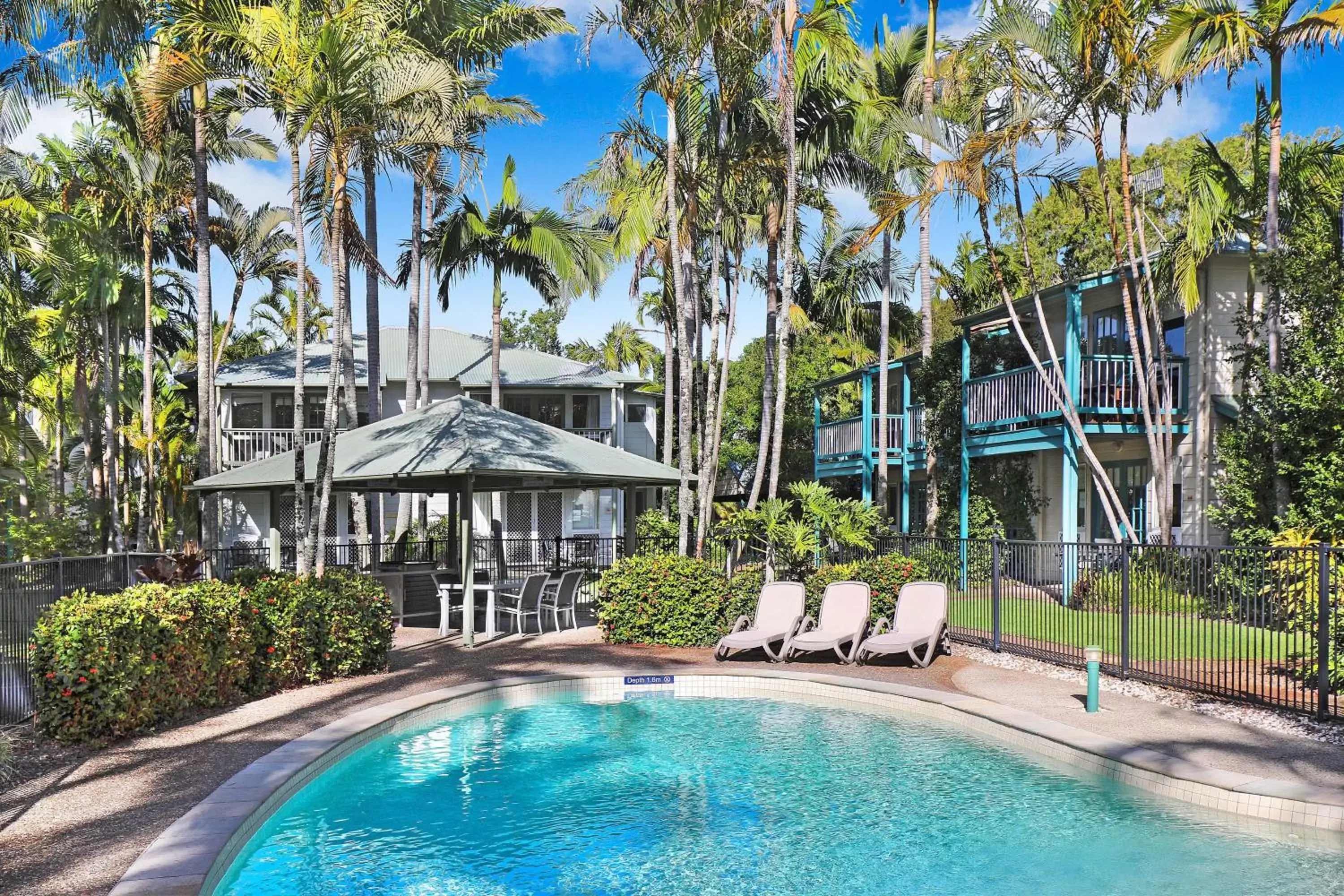 Pool view, Swimming Pool in Coral Beach Noosa Resort