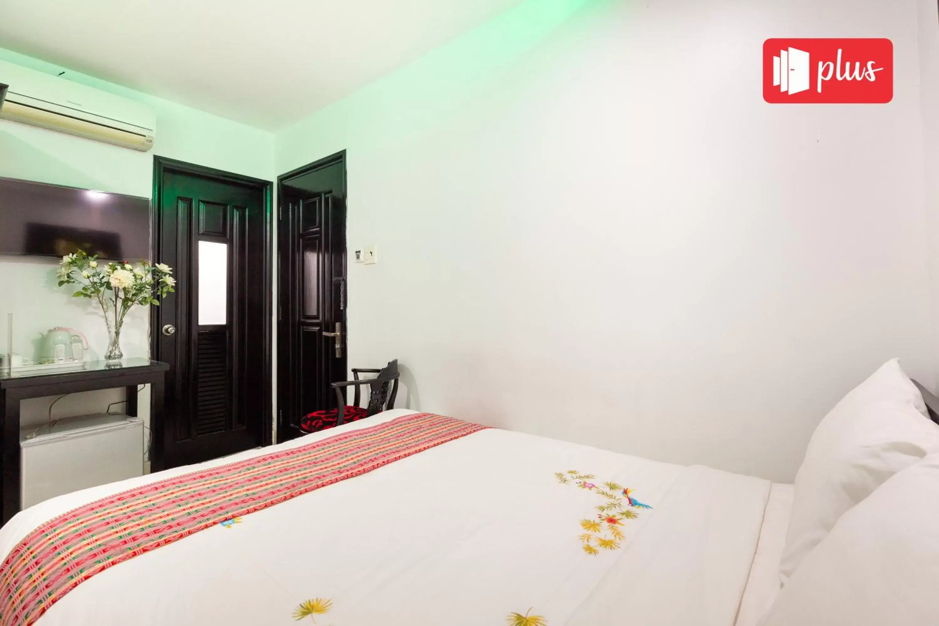 Bed in Saigon Pink Hotel Bed in Saigon Pink Hotel