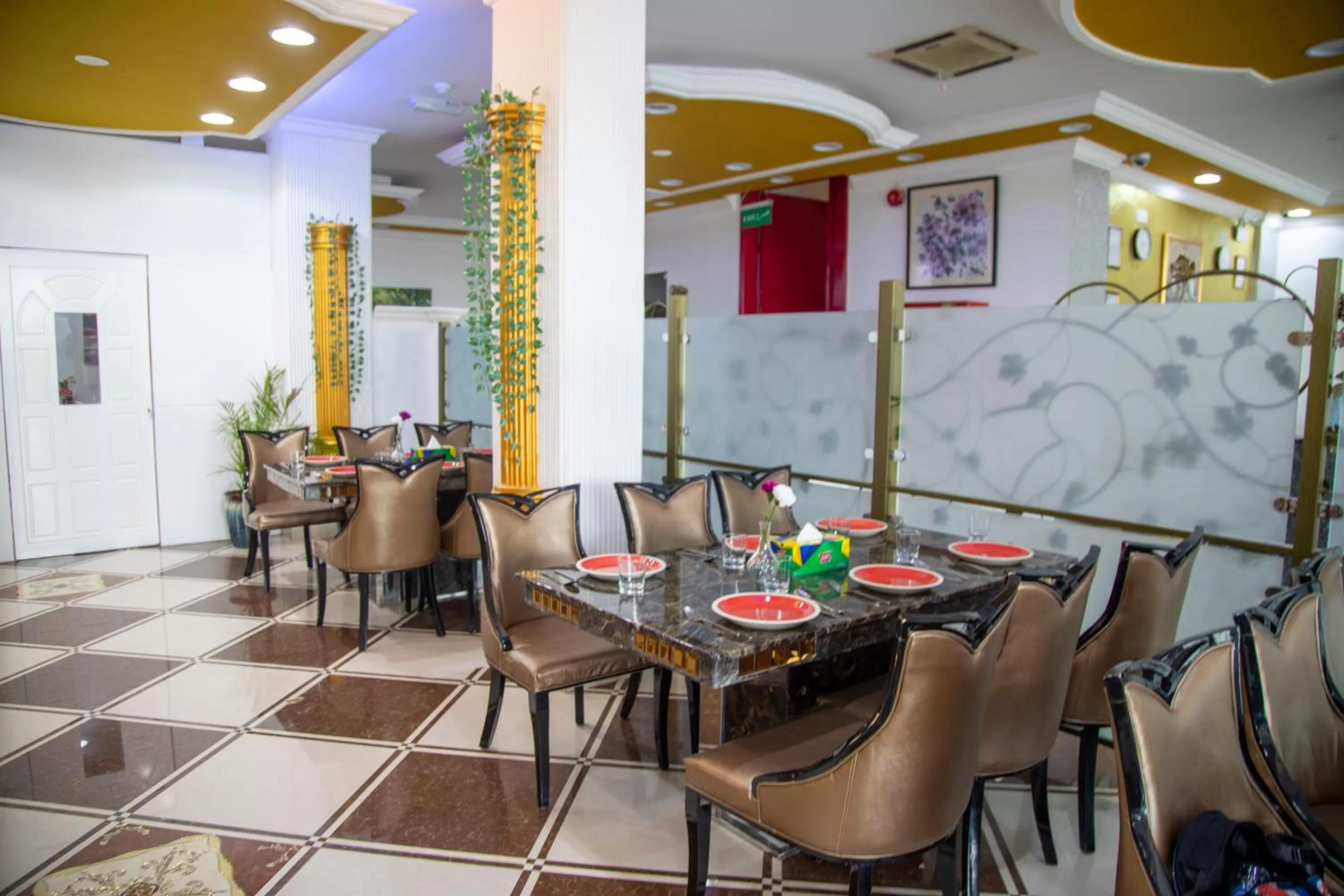 Restaurant/places to eat in DREAMLAND HOTEL APARTMENT NIZWA
