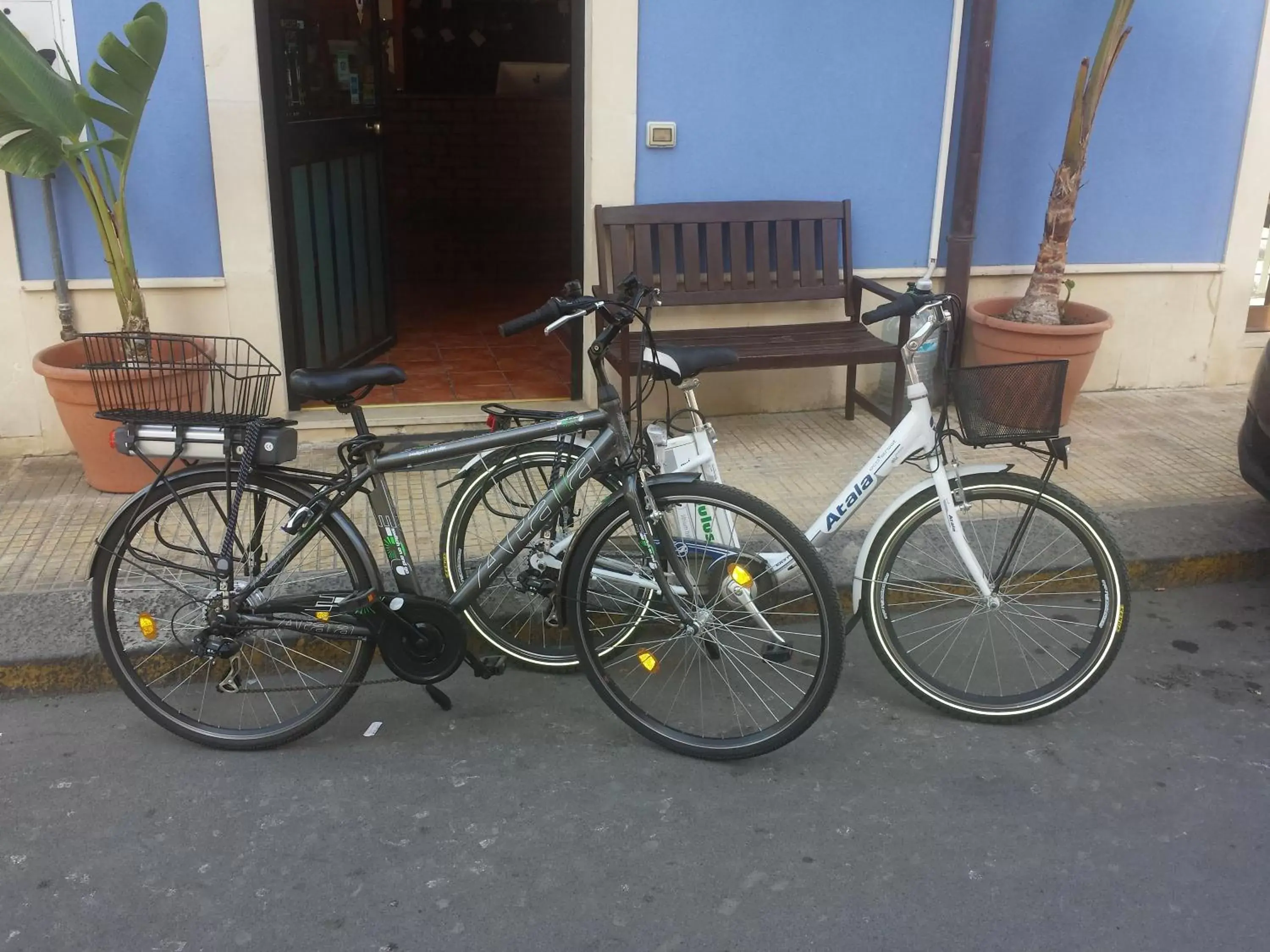 Facade/entrance, Biking in Populus