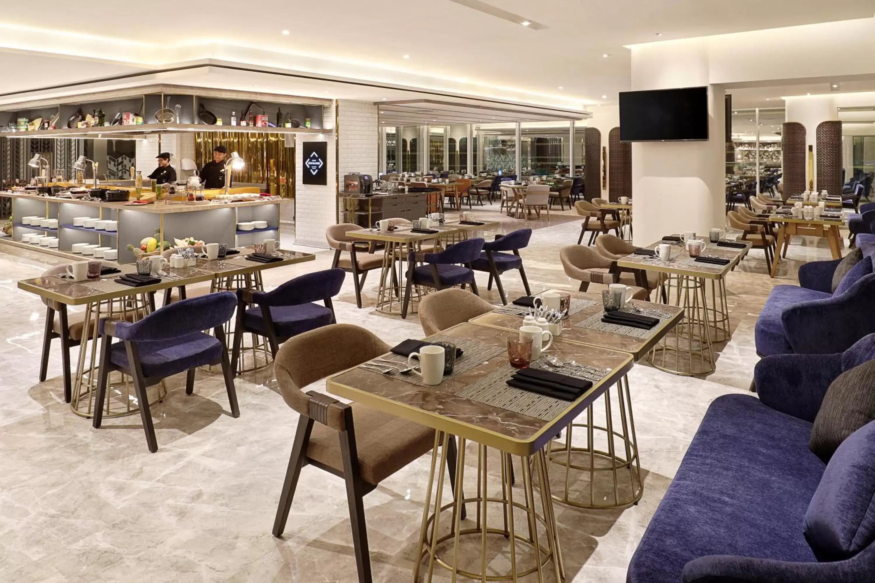 Restaurant/Places to Eat in Novotel Jakarta Cikini