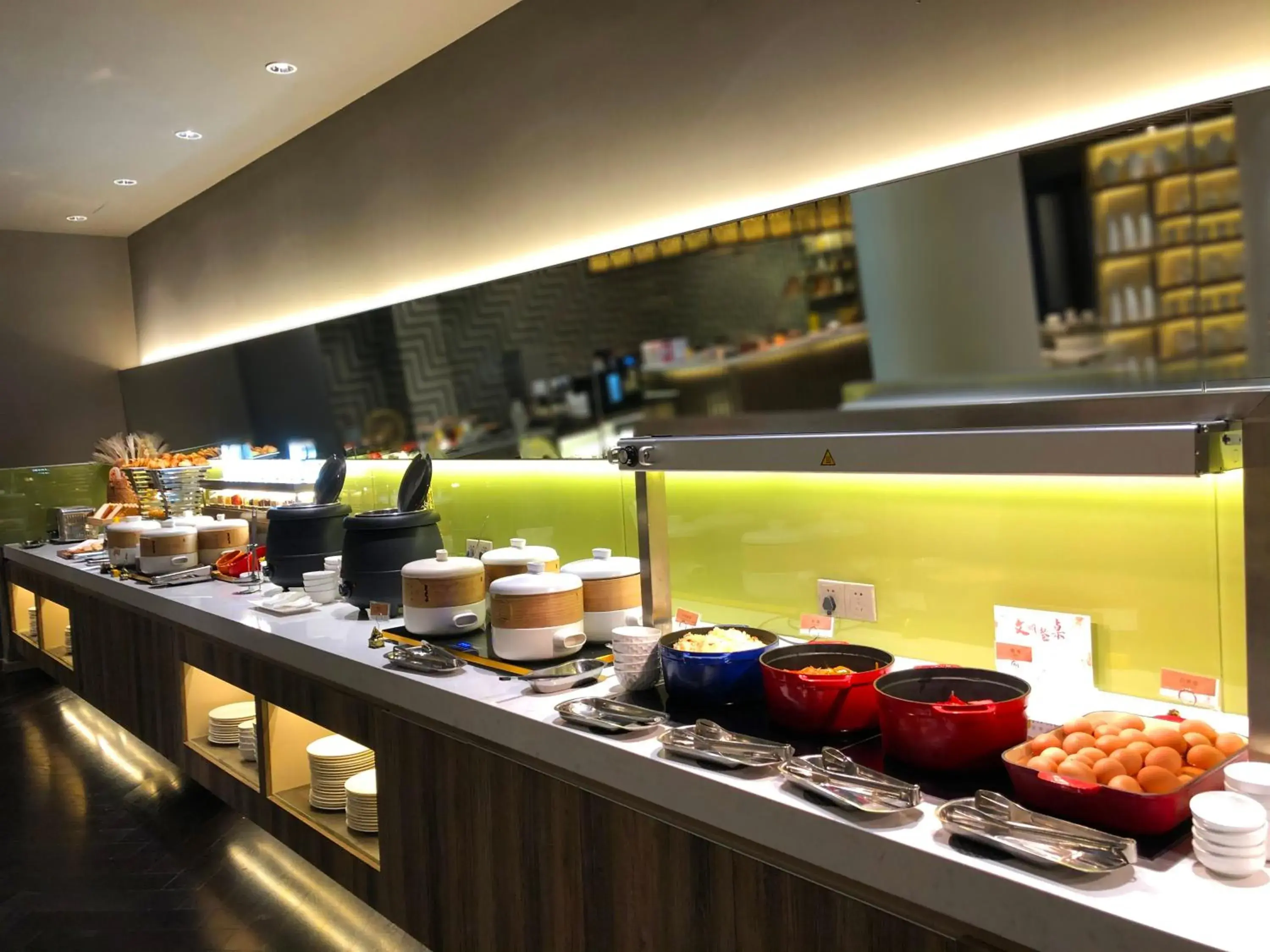 Buffet breakfast, Food in Metropolo Classiq Dahua Hotel Shanghai Jingan